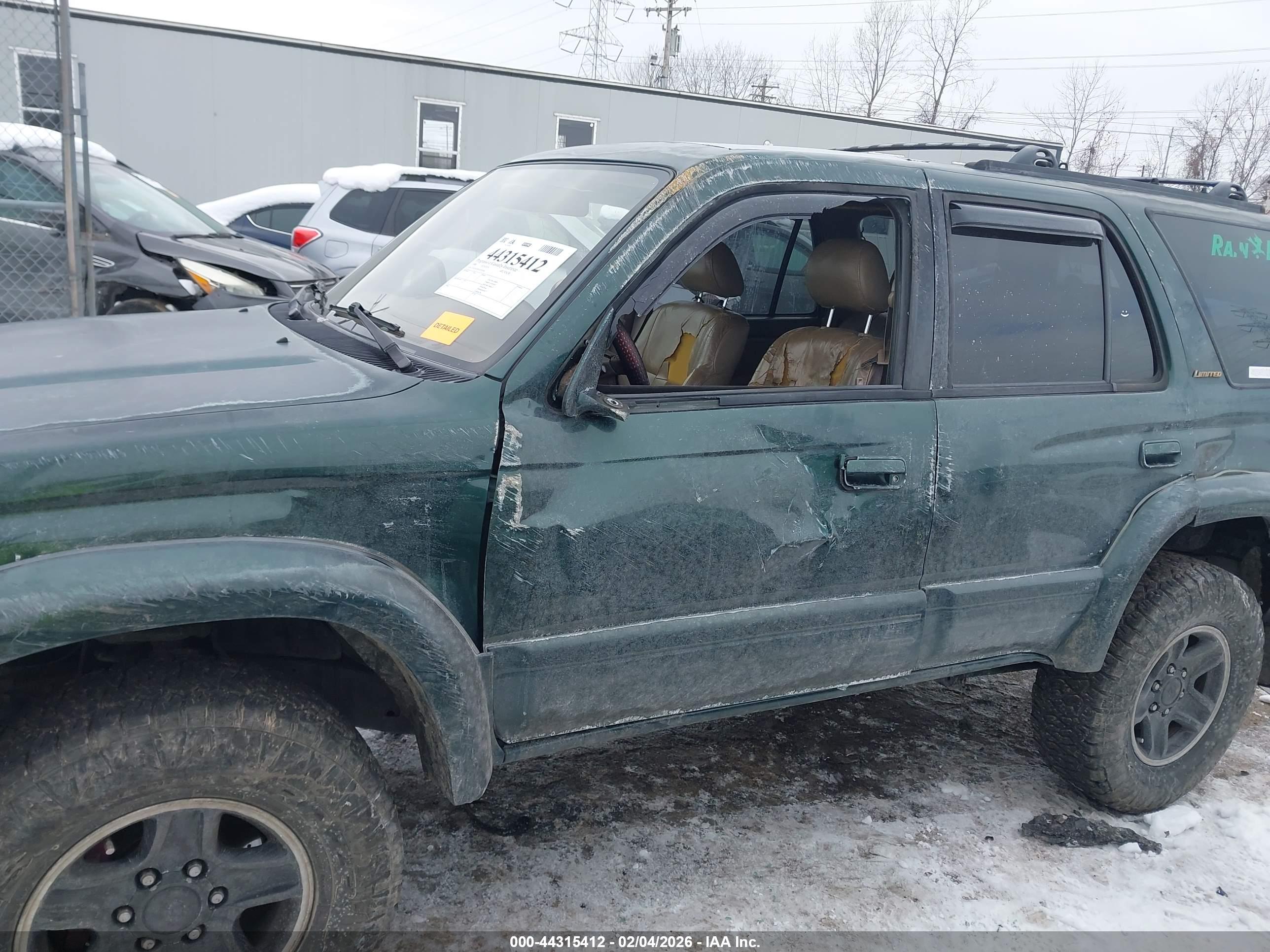 TOYOTA 4RUNNER image 6
