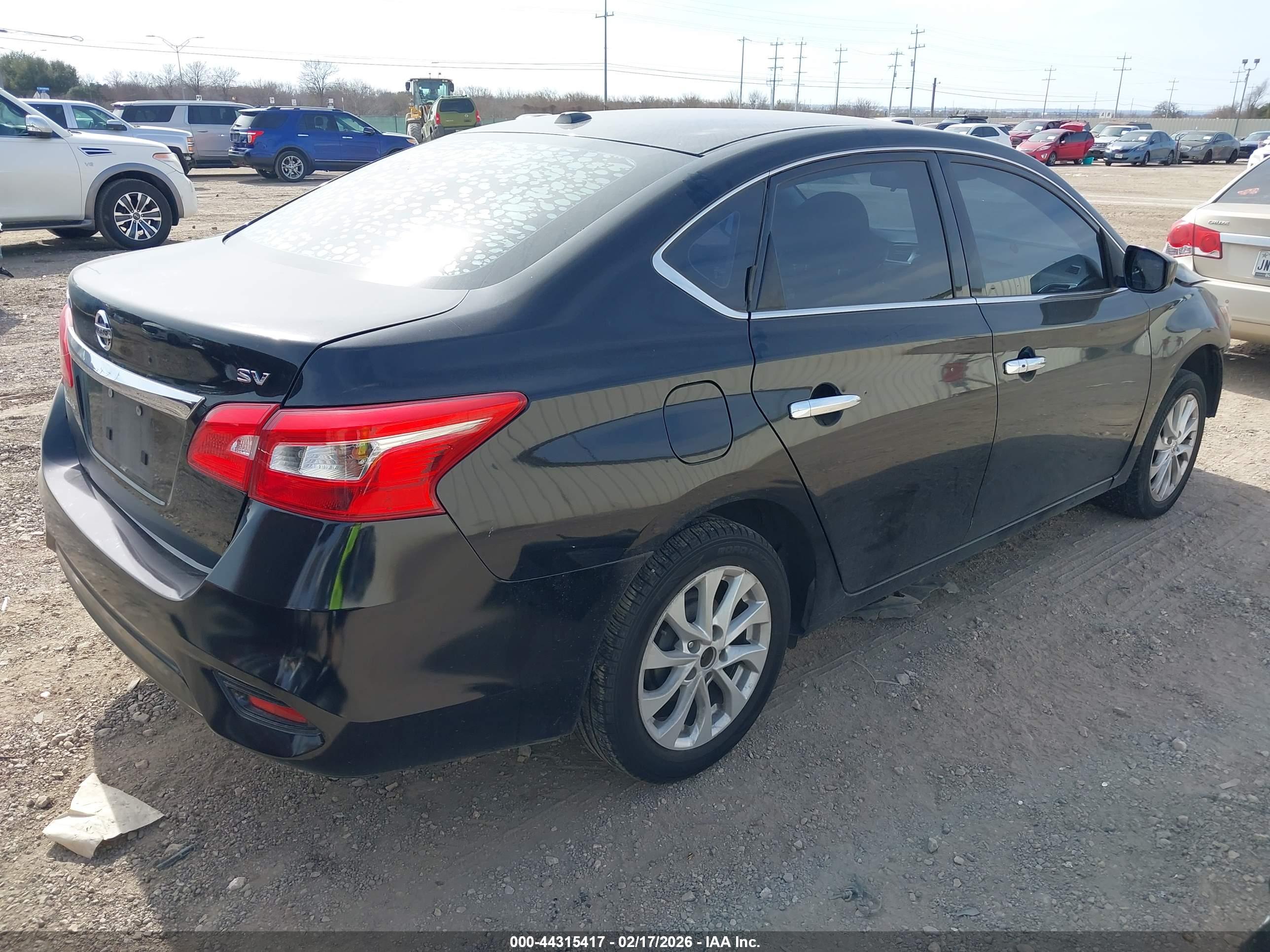 NISSAN SENTRA image 4