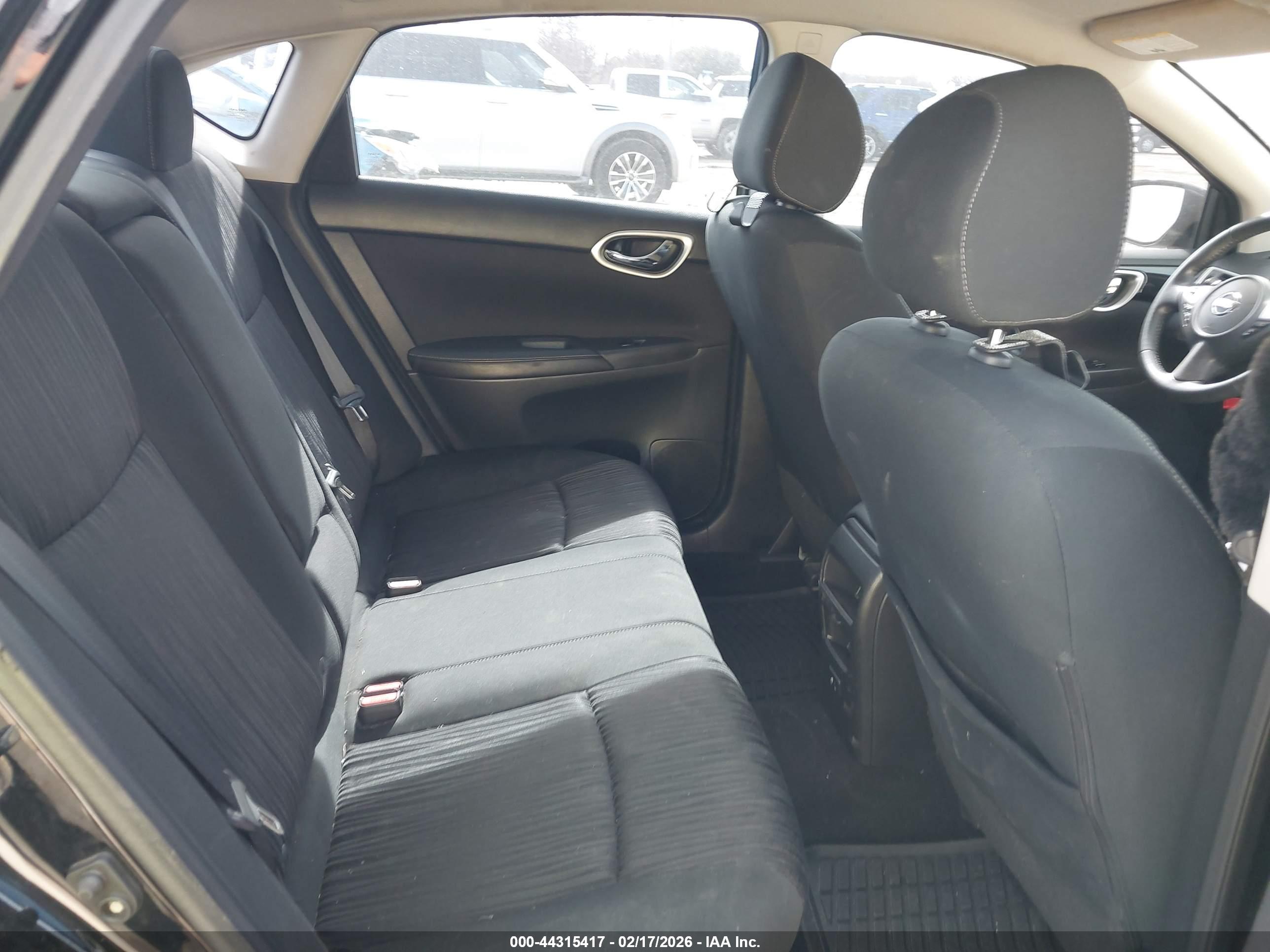NISSAN SENTRA image 8