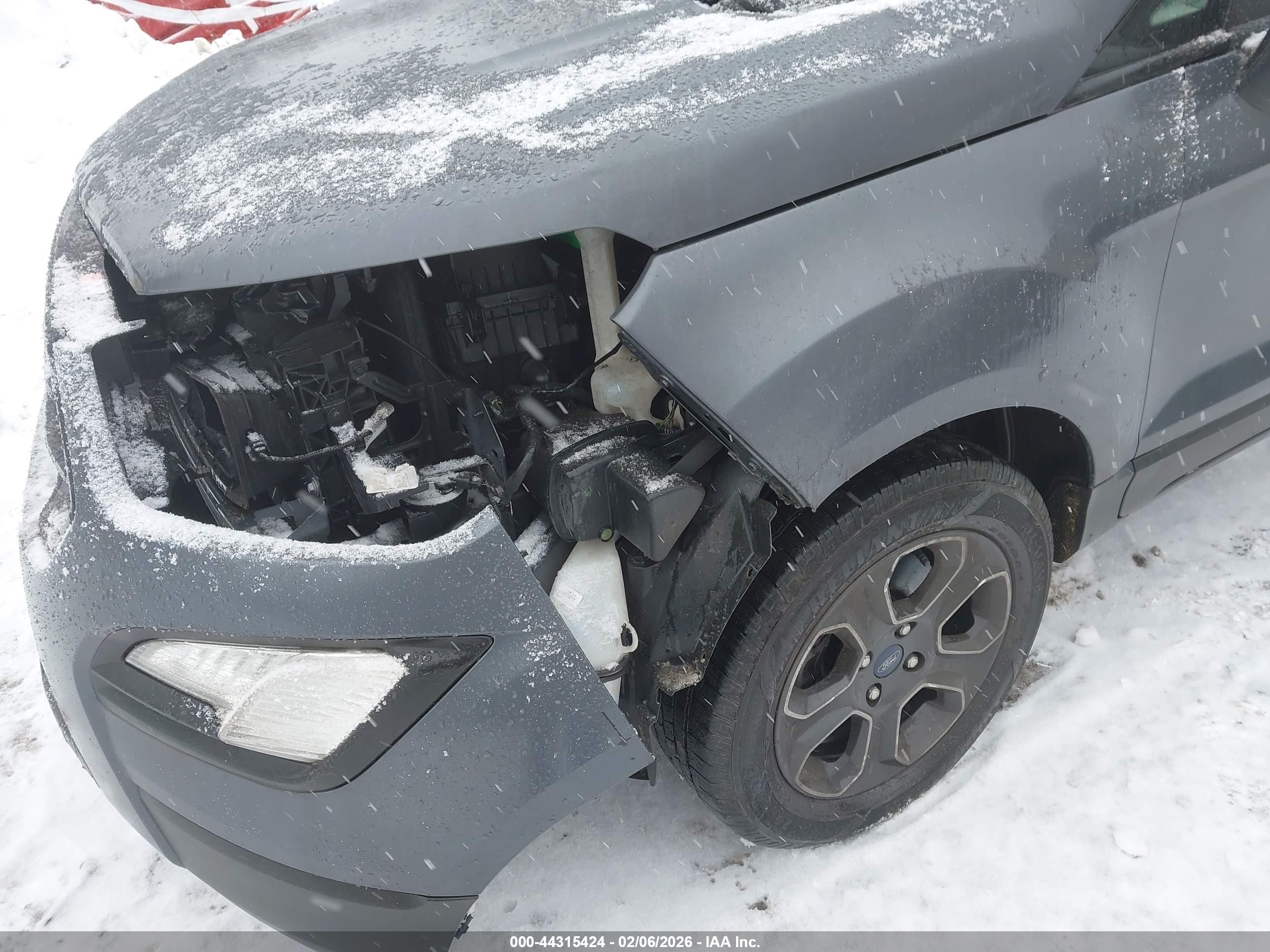 FORD ECOSPORT image 6