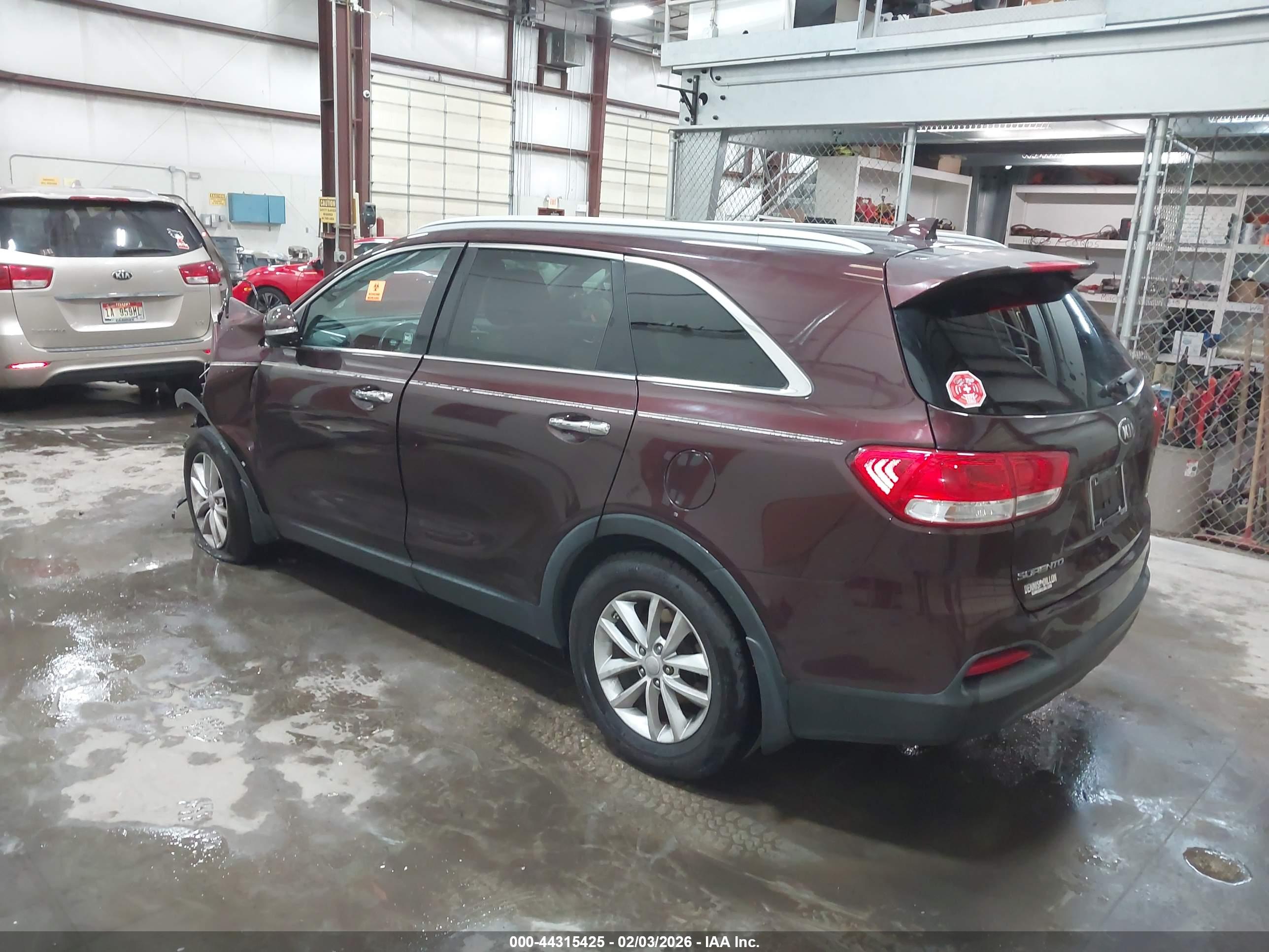KIA SORENTO image 3