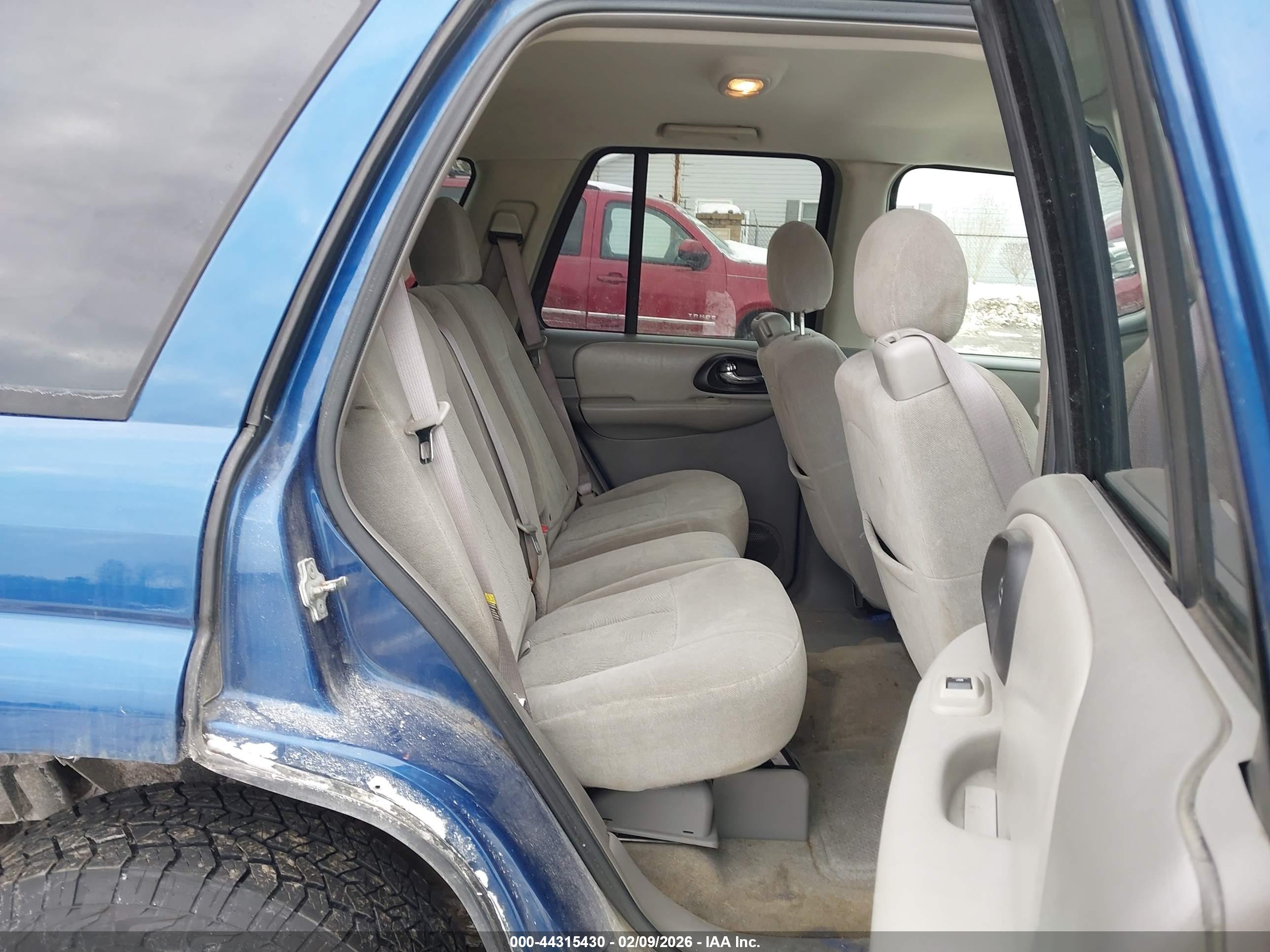 CHEVROLET TRAILBLAZER image 8