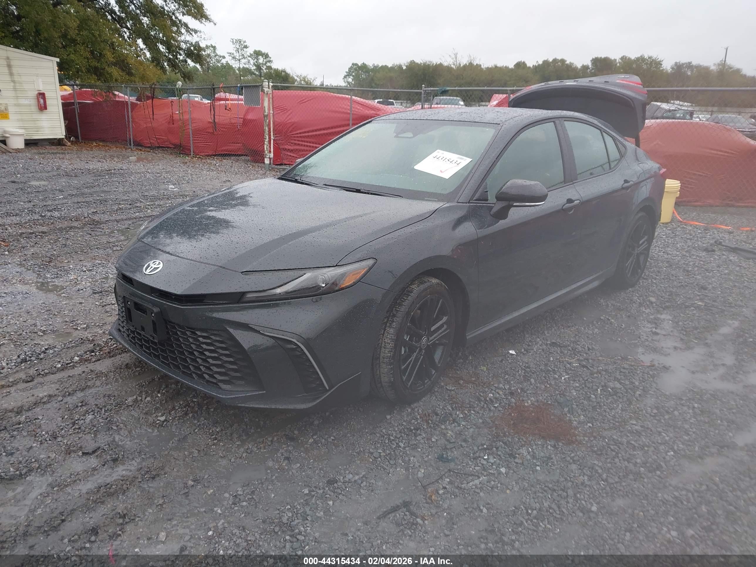TOYOTA CAMRY image 2