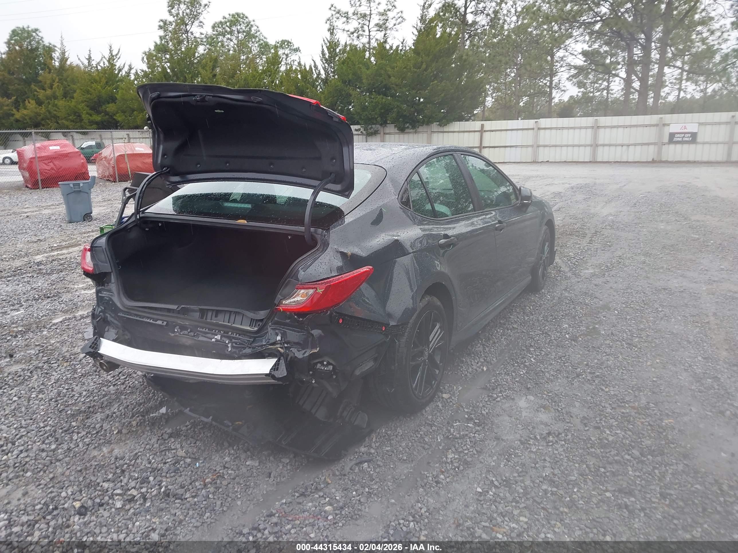 TOYOTA CAMRY image 4