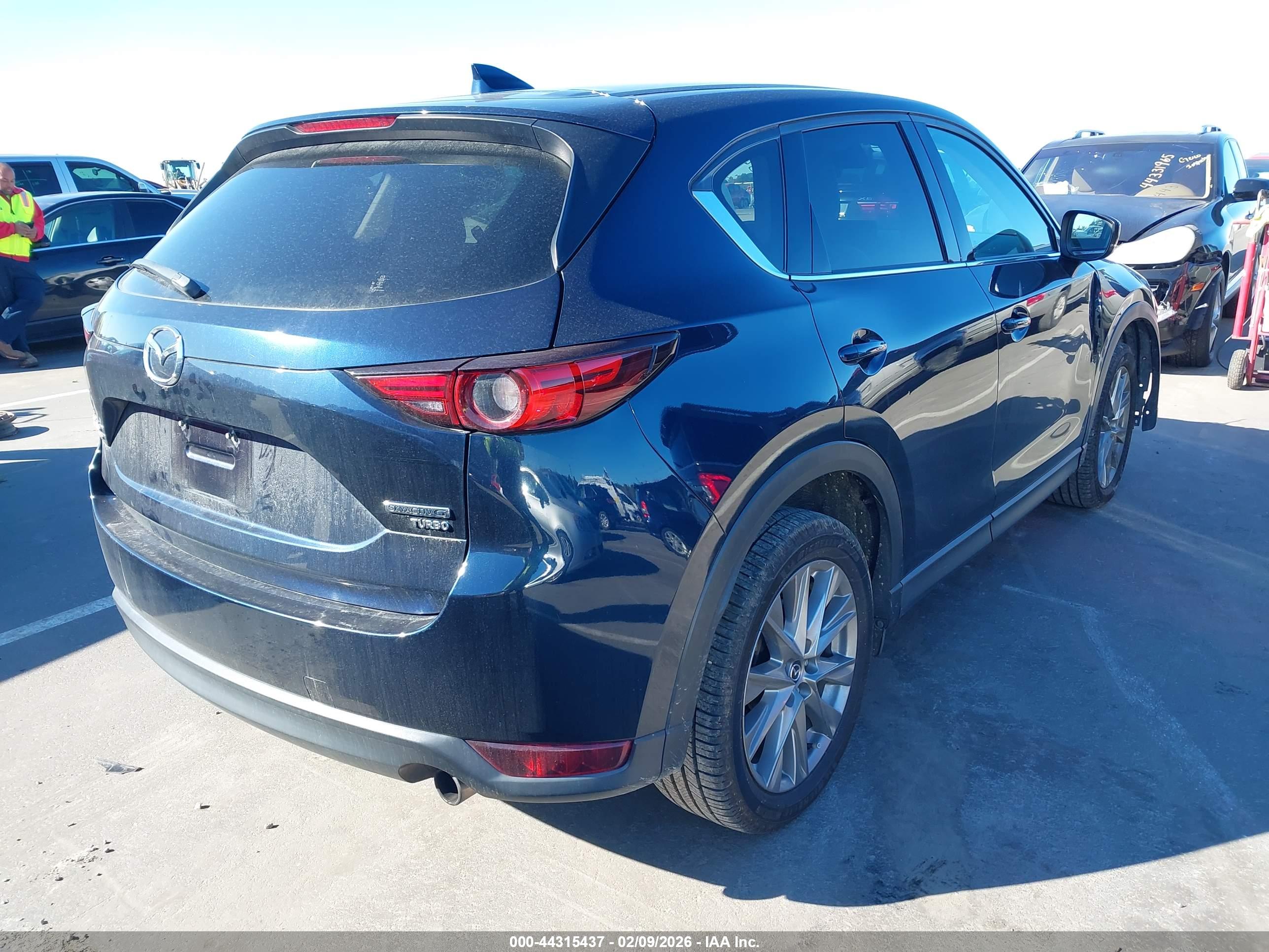 MAZDA CX-5 image 4