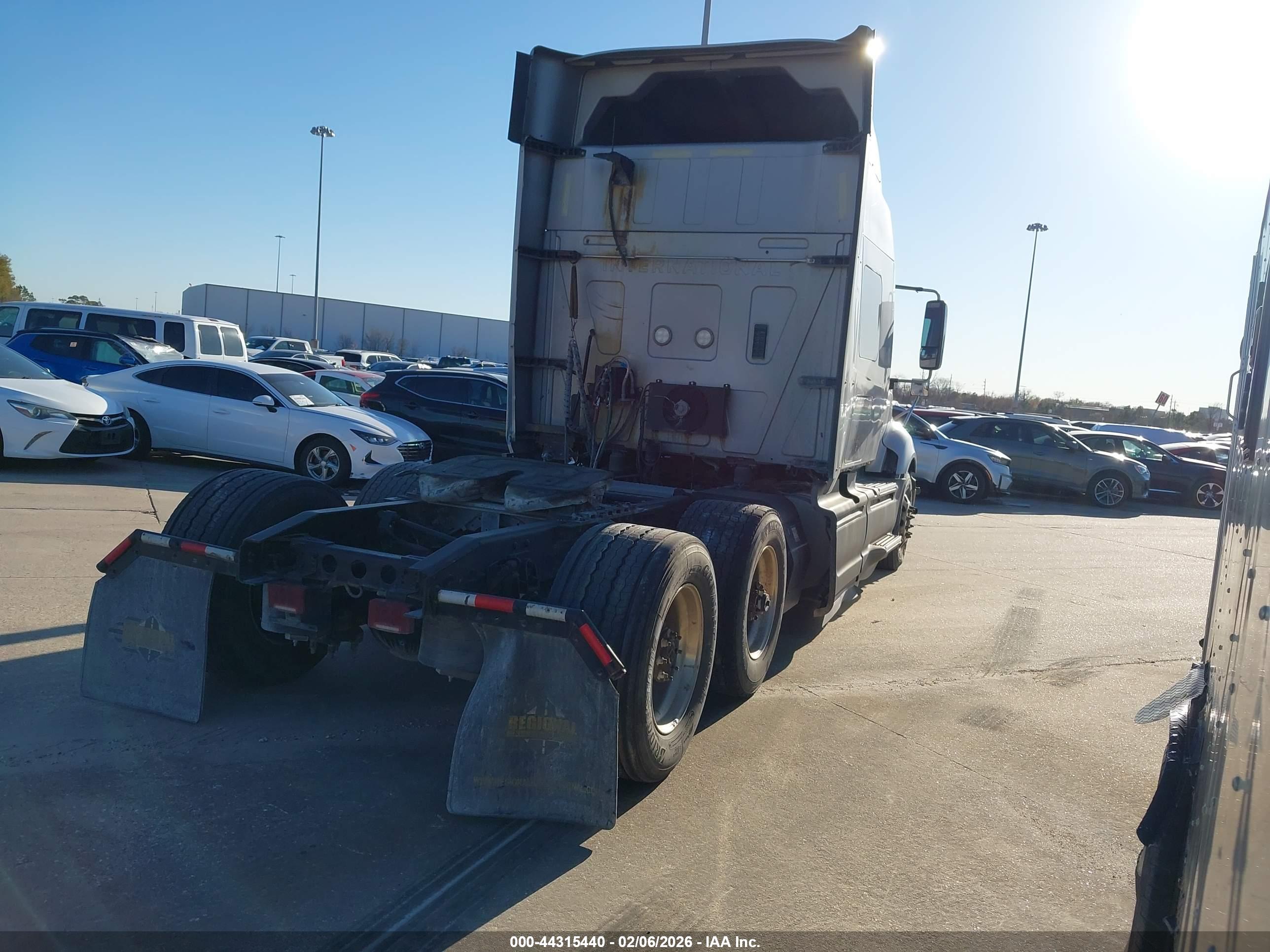 INTERNATIONAL PROSTAR image 4