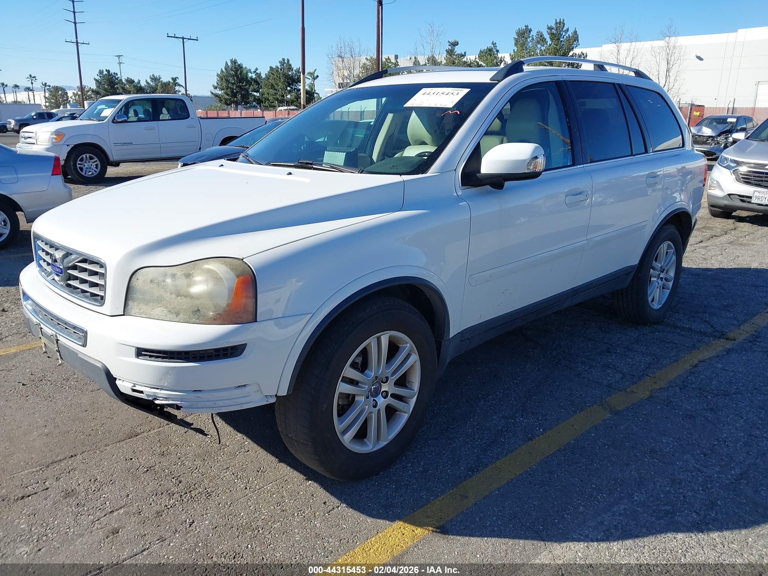VOLVO XC90 image 2