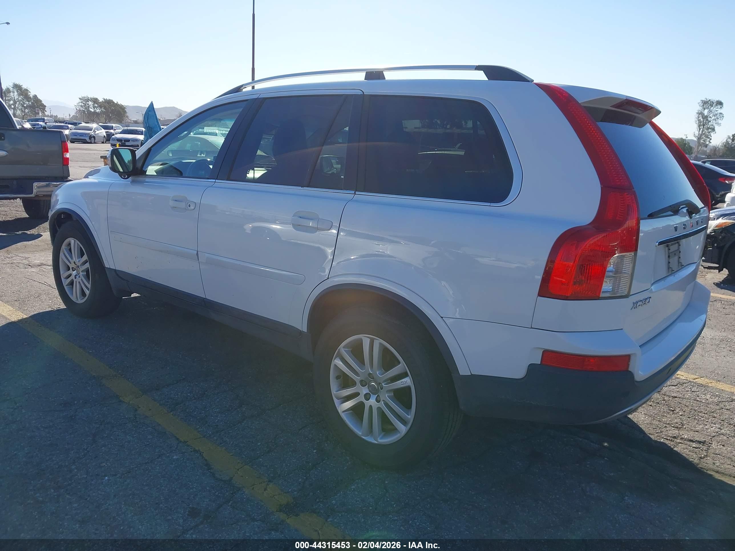 VOLVO XC90 image 3