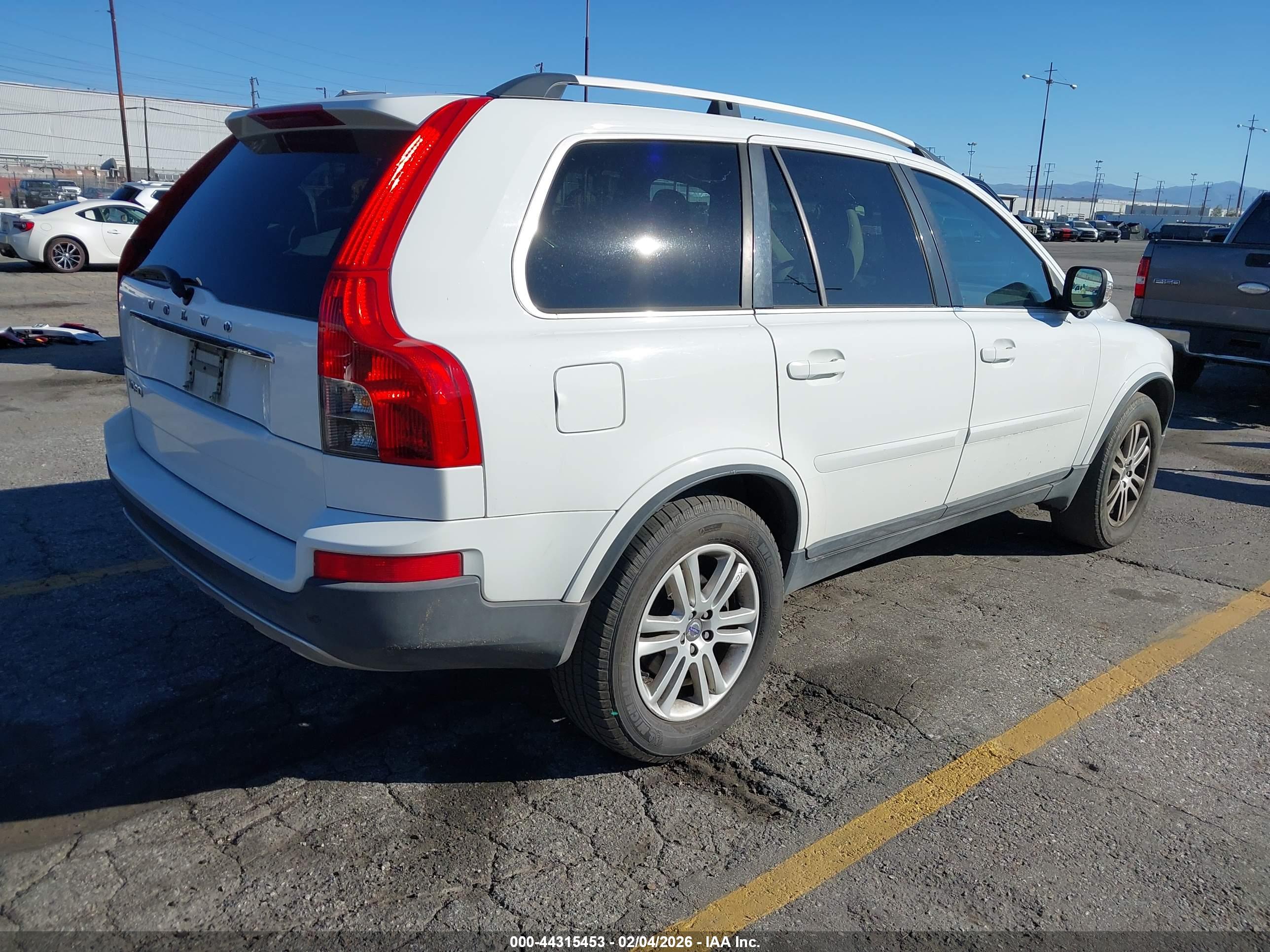 VOLVO XC90 image 4