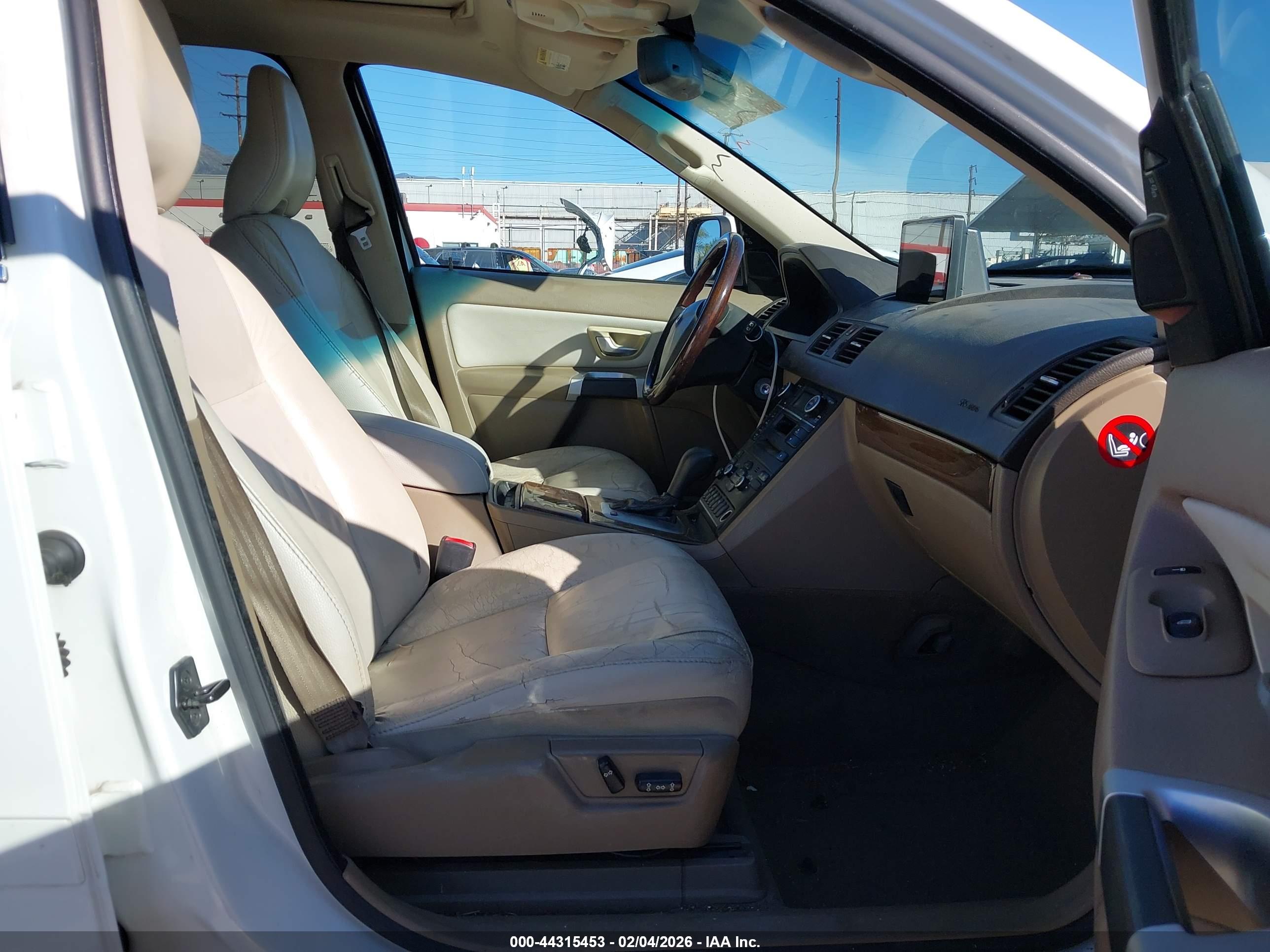 VOLVO XC90 image 5