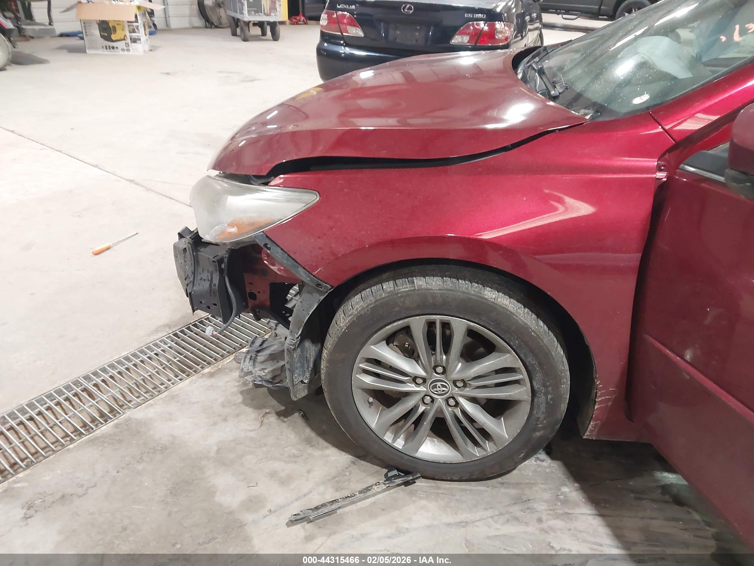 TOYOTA CAMRY image 6