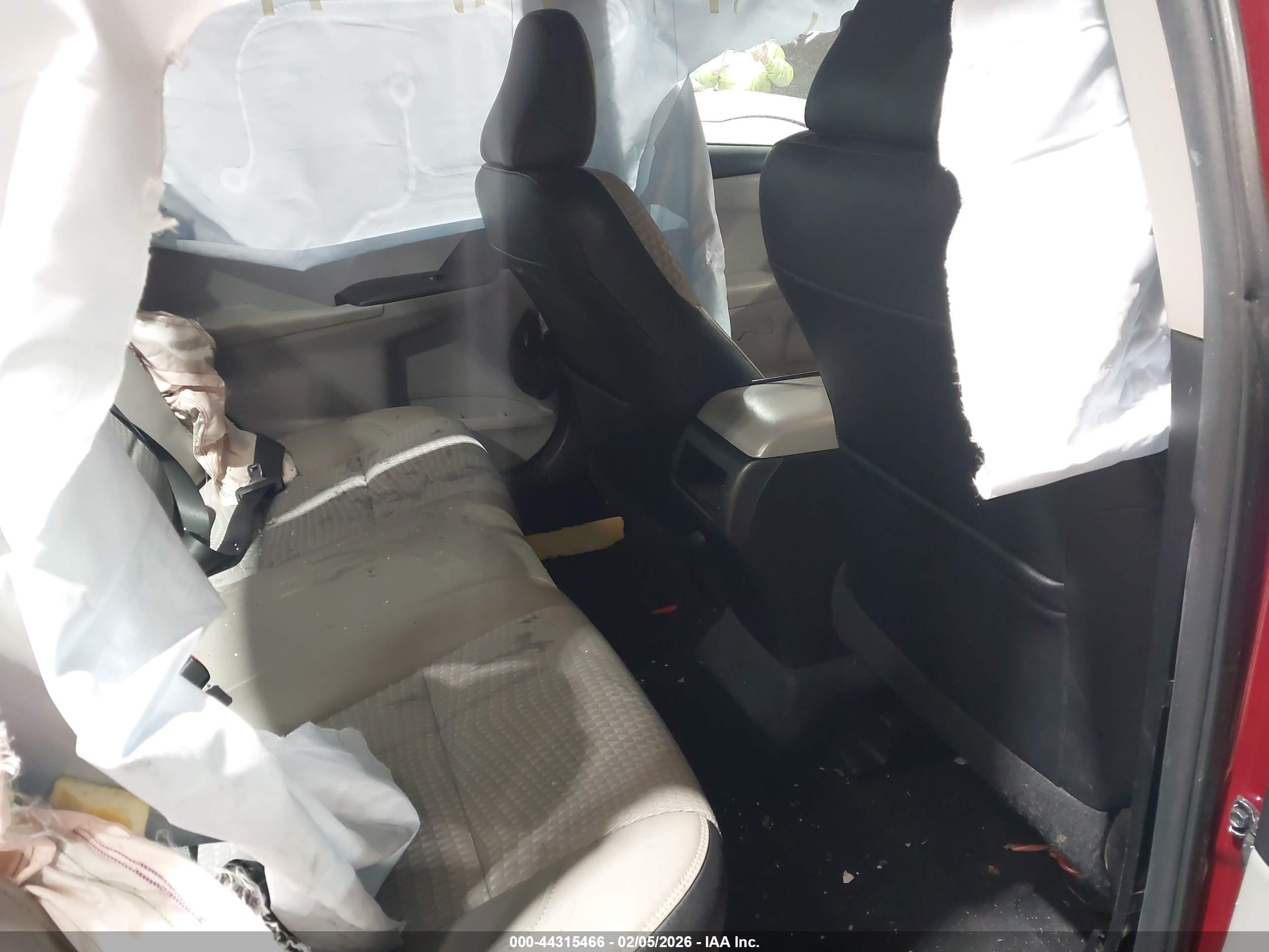 TOYOTA CAMRY image 8