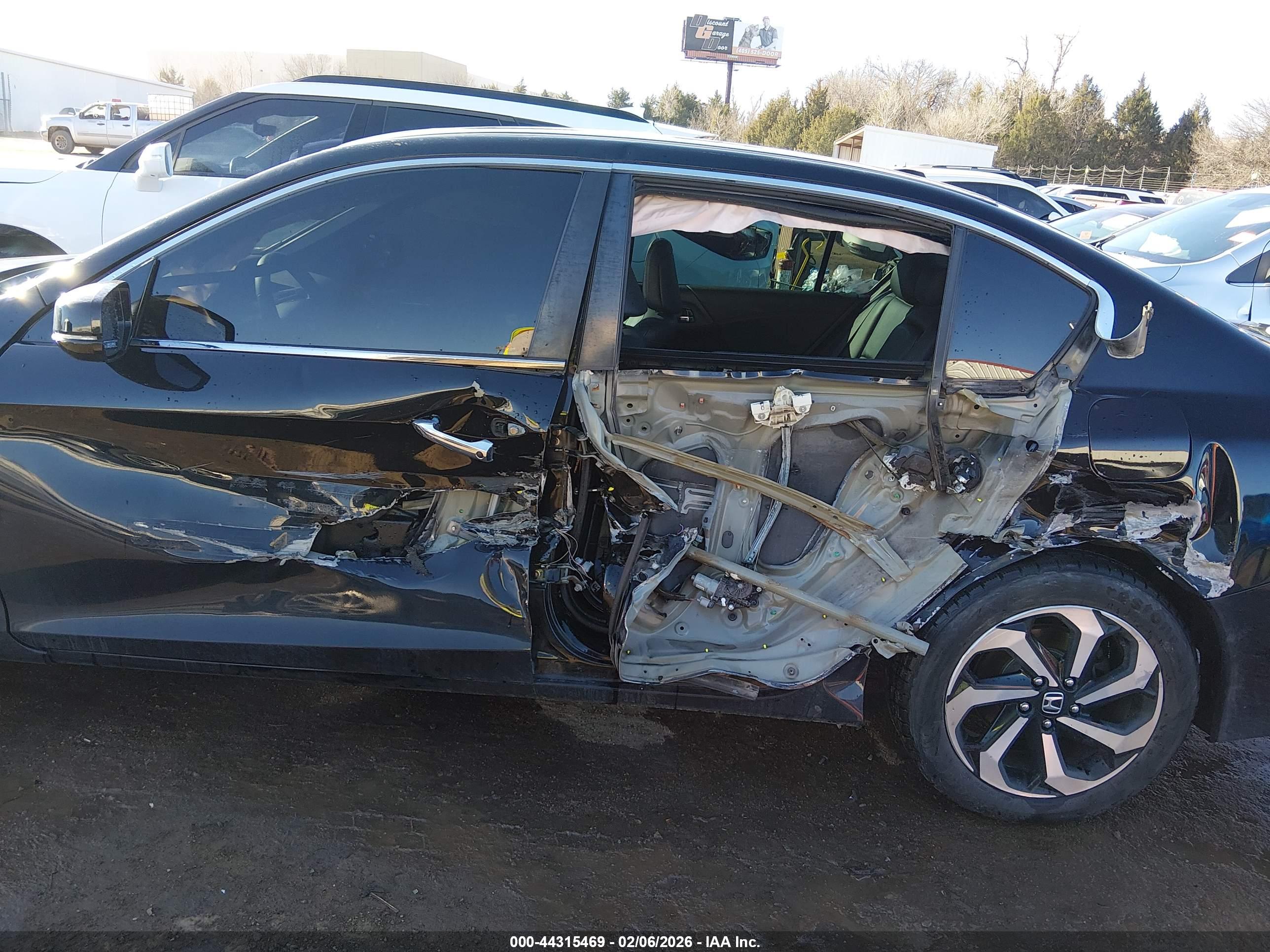 HONDA ACCORD image 6