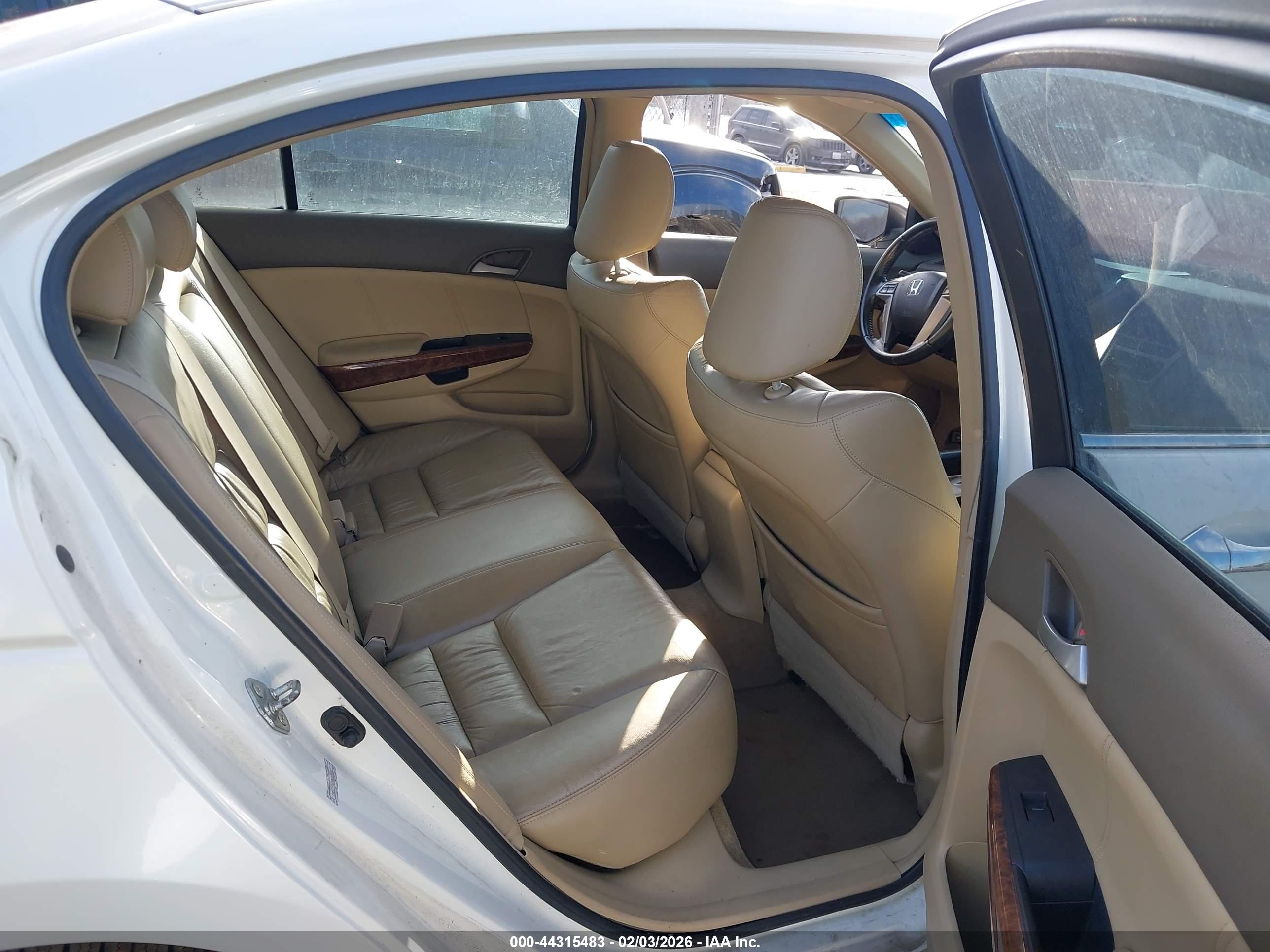 HONDA ACCORD image 8