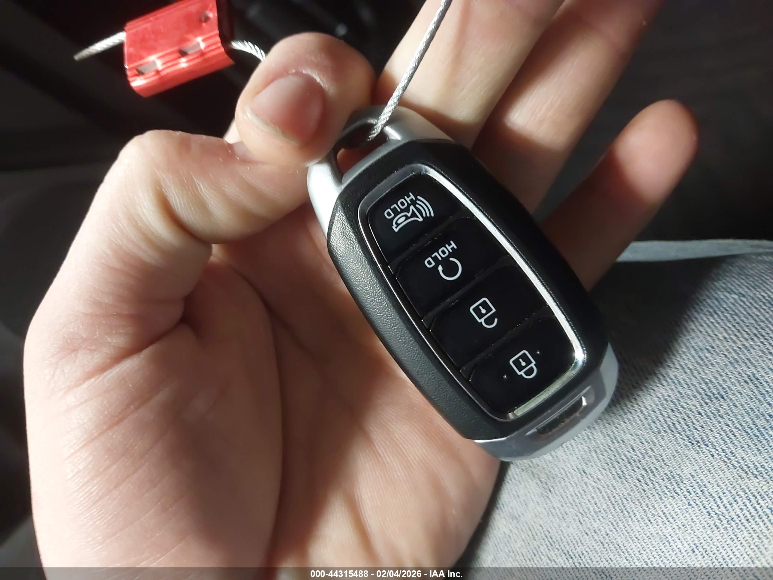 HYUNDAI KONA image 11