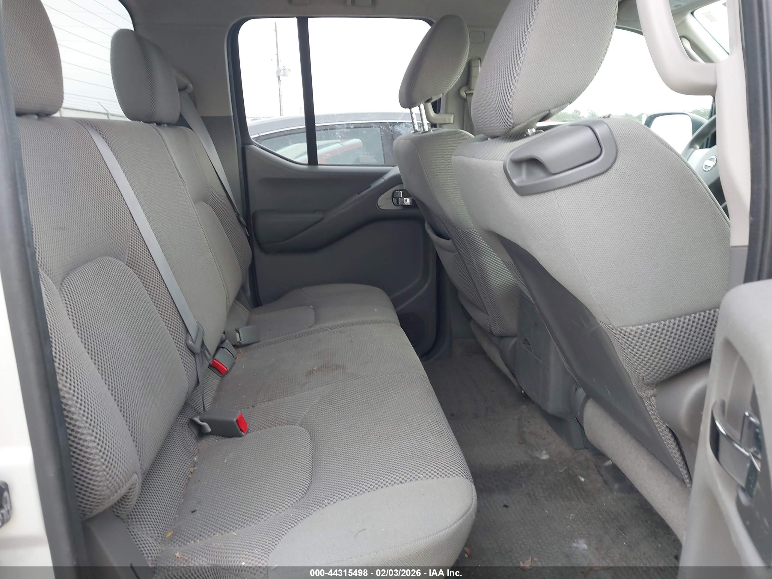 NISSAN FRONTIER image 8
