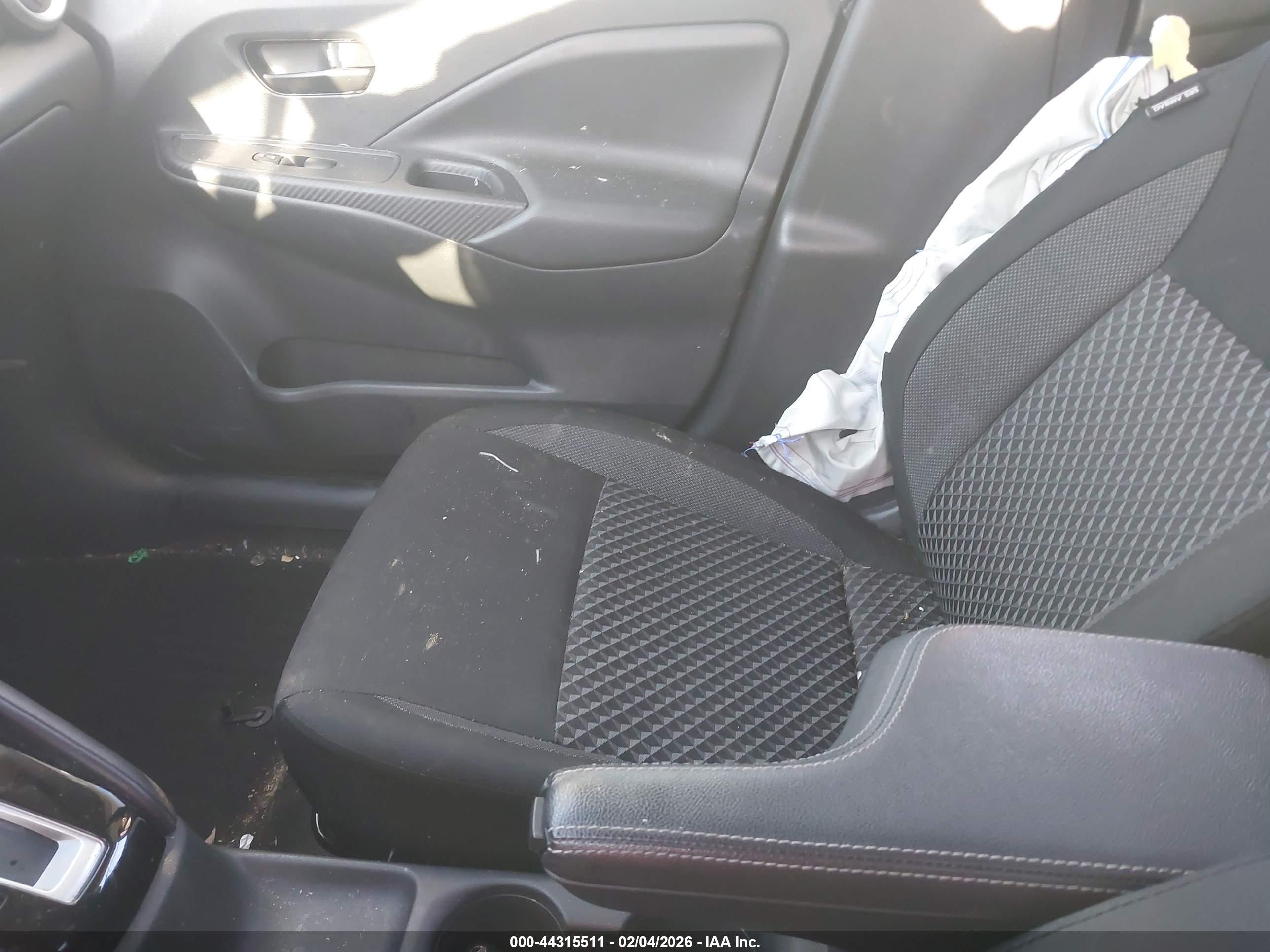 NISSAN VERSA image 5