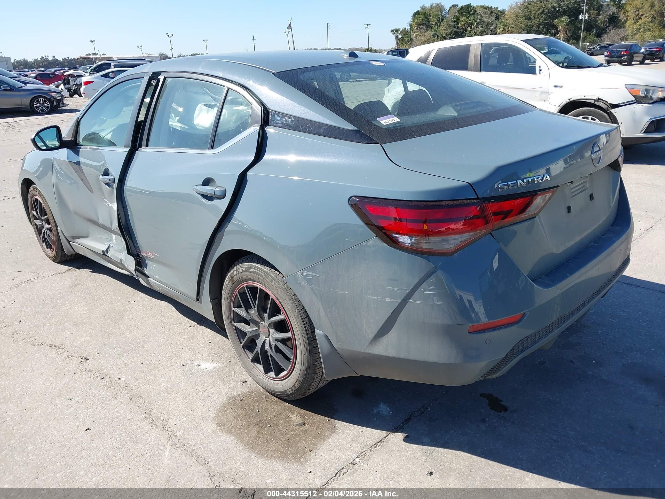 NISSAN SENTRA image 3