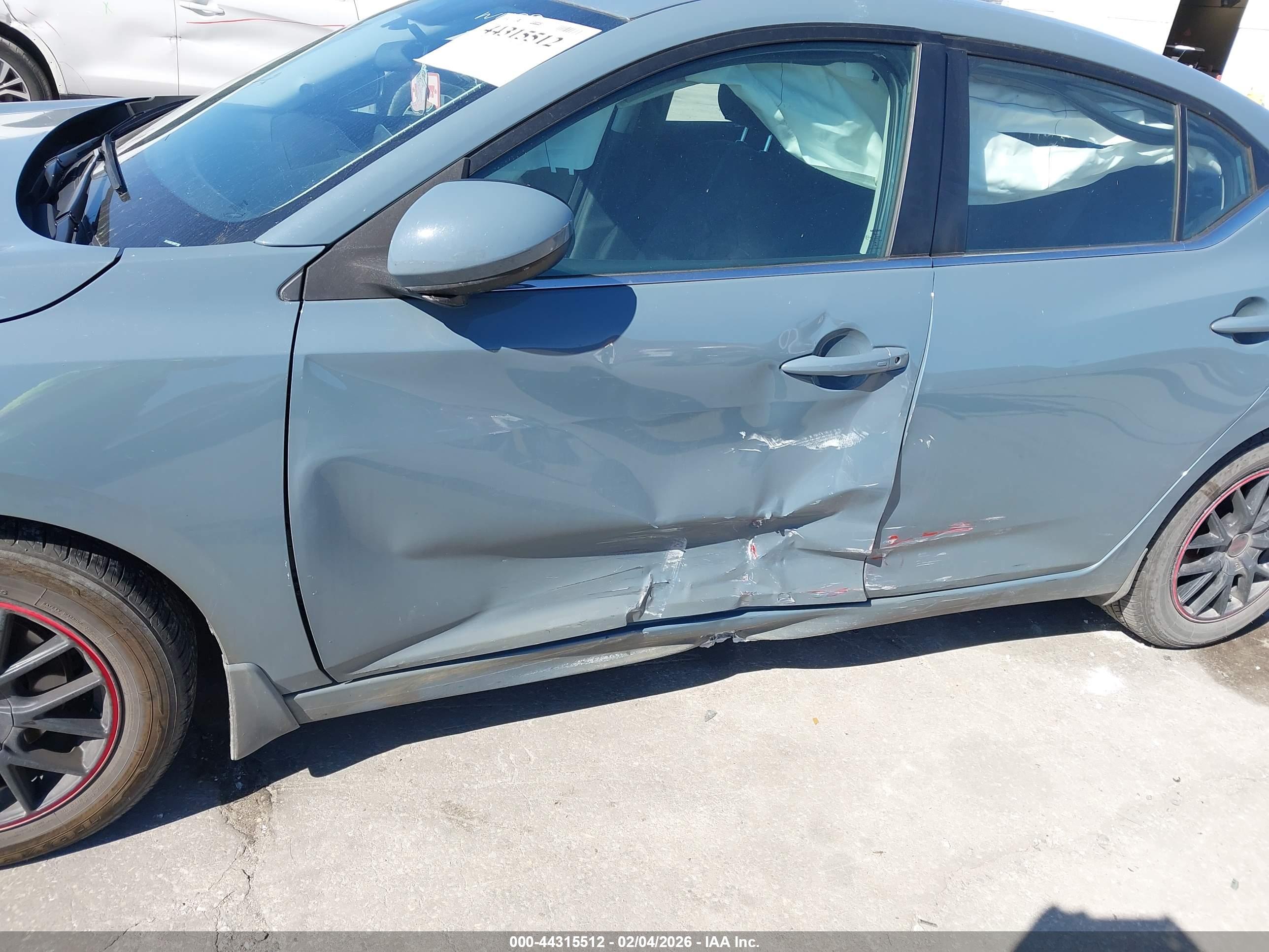 NISSAN SENTRA image 6