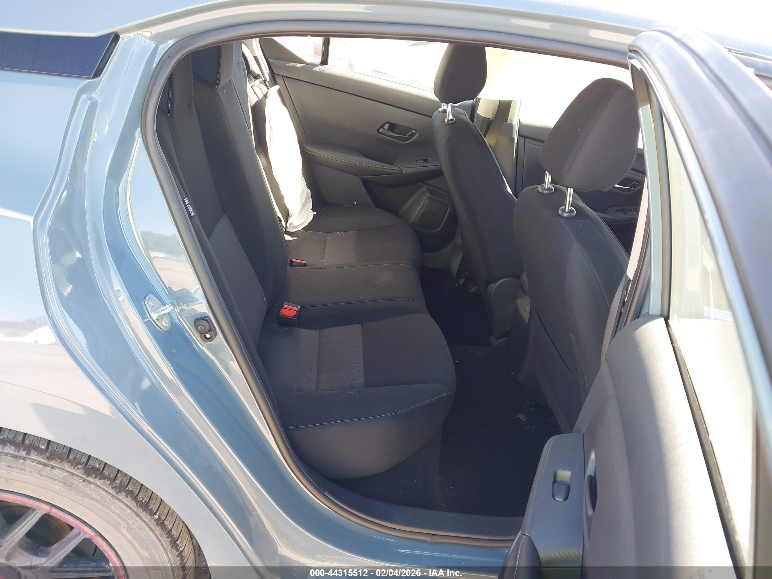 NISSAN SENTRA image 8
