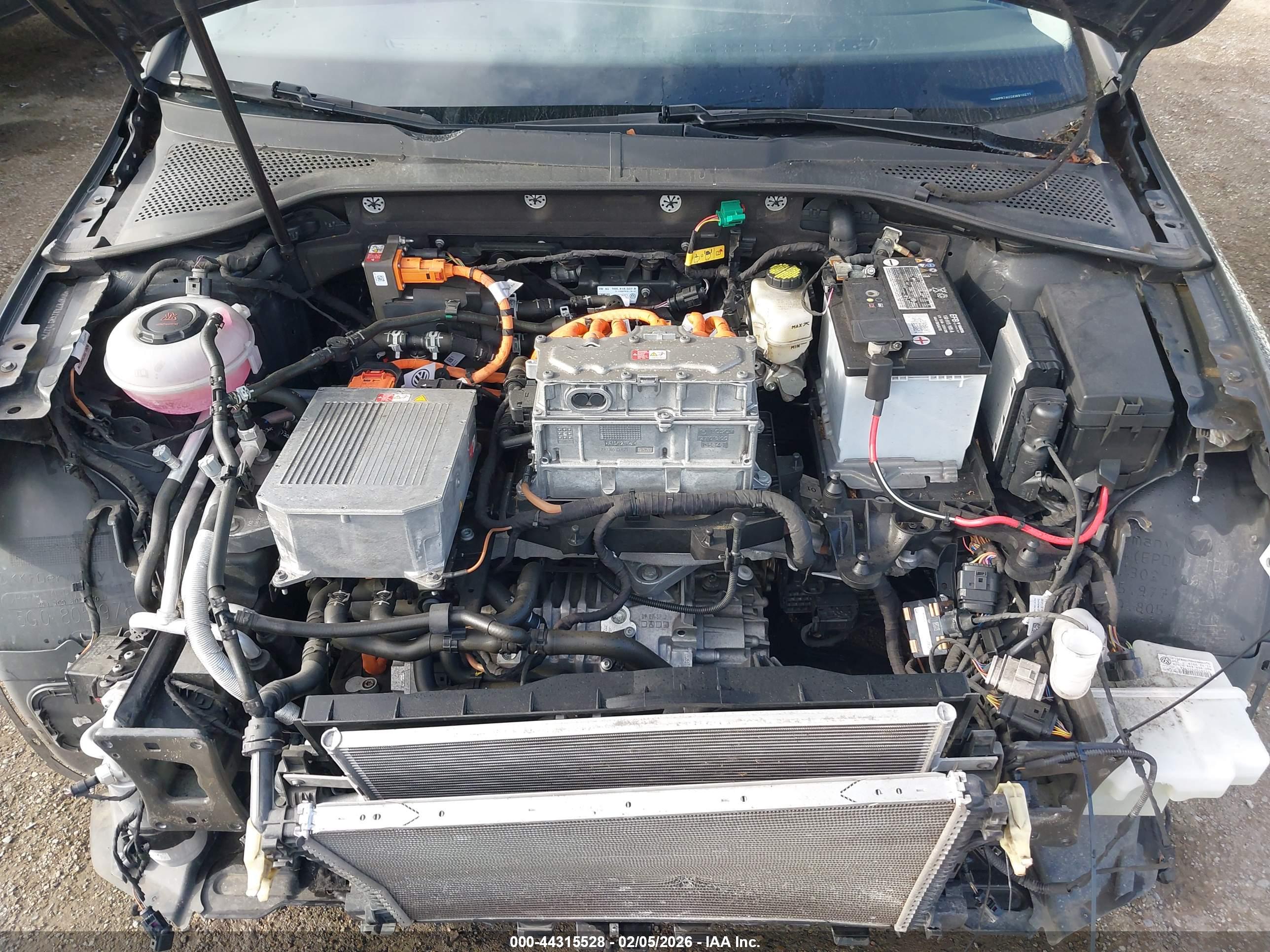 VOLKSWAGEN E-GOLF image 10