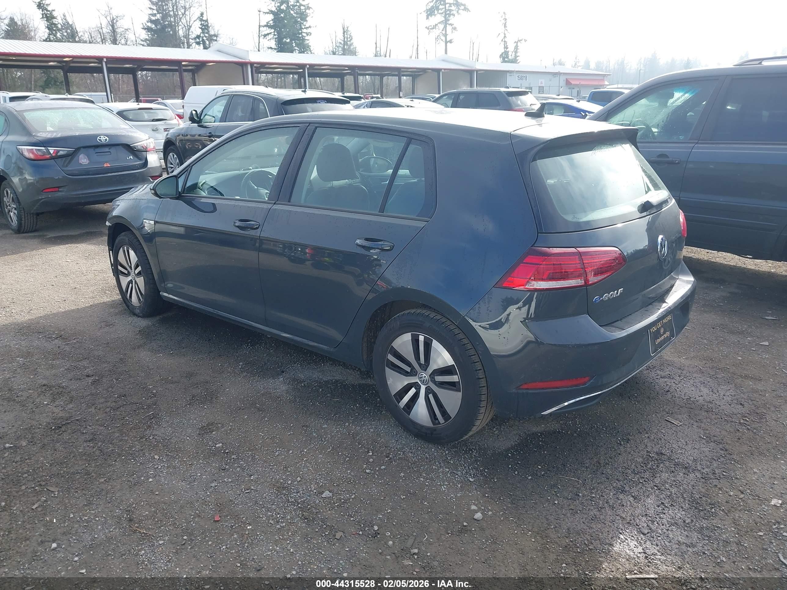 VOLKSWAGEN E-GOLF image 3
