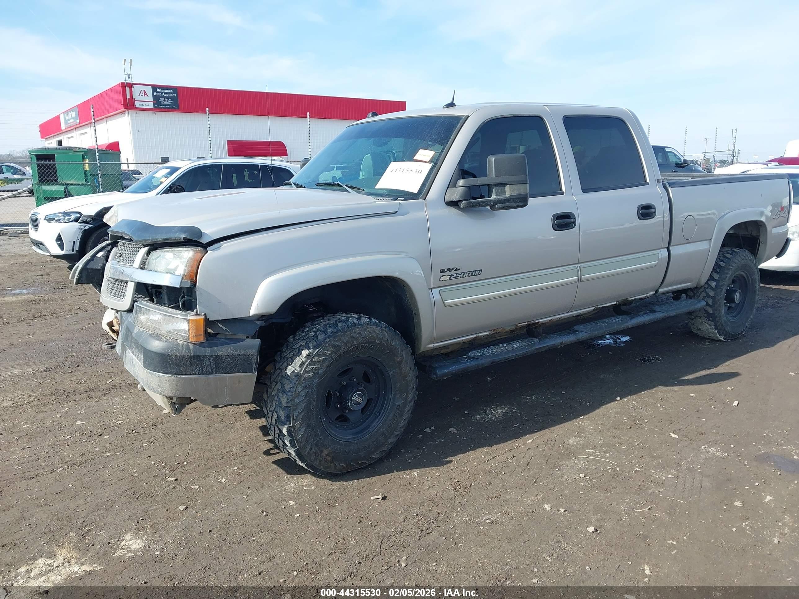 CHEVROLET SILVERADO image 2