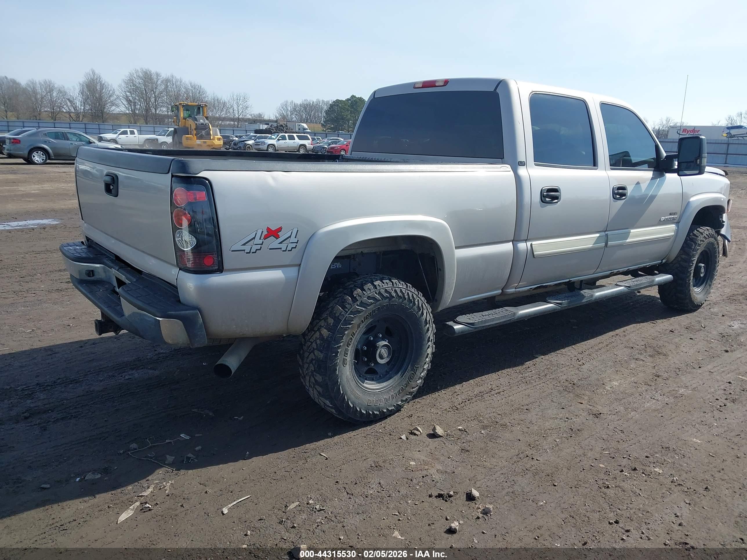 CHEVROLET SILVERADO image 4