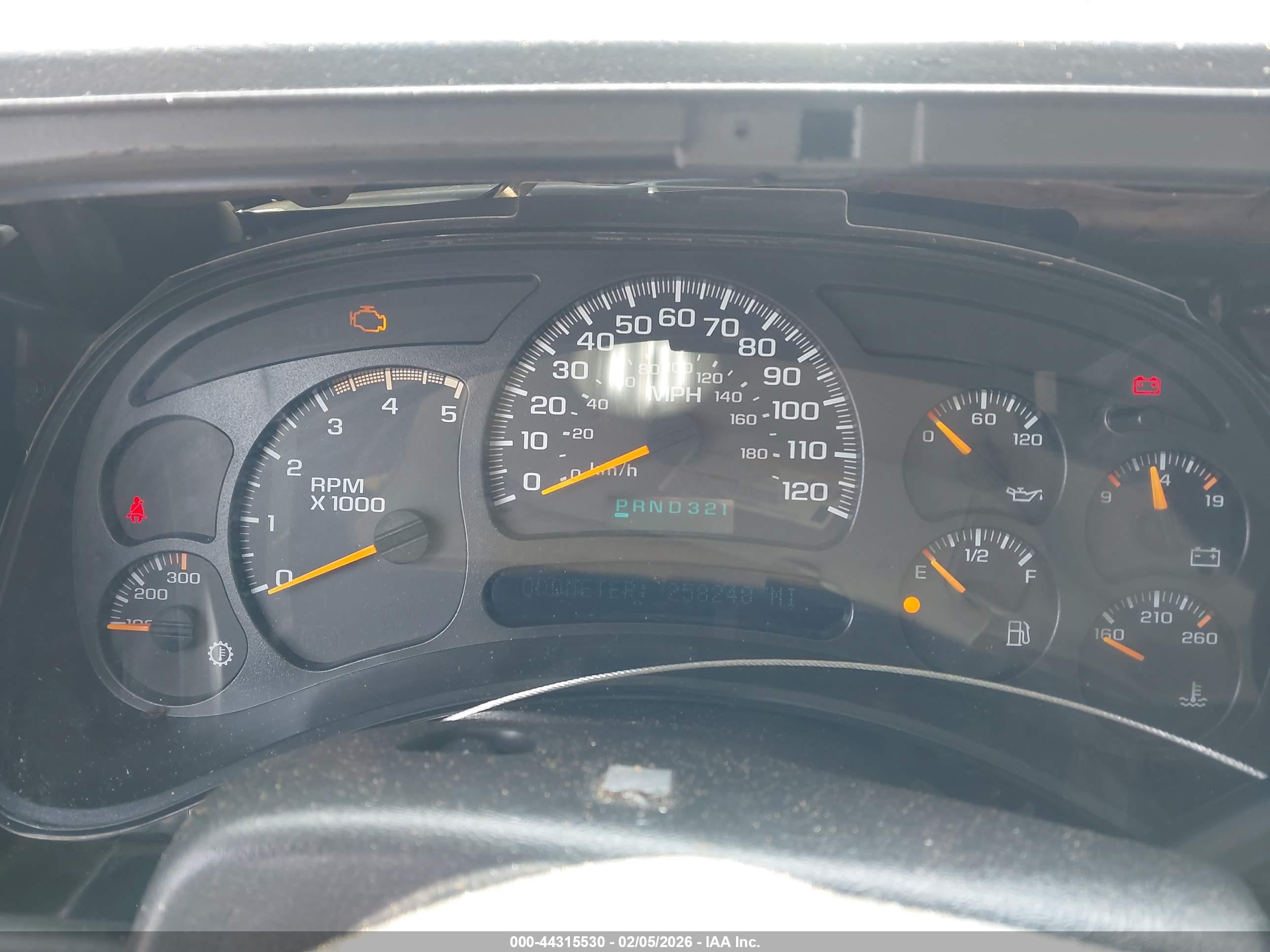 CHEVROLET SILVERADO image 7