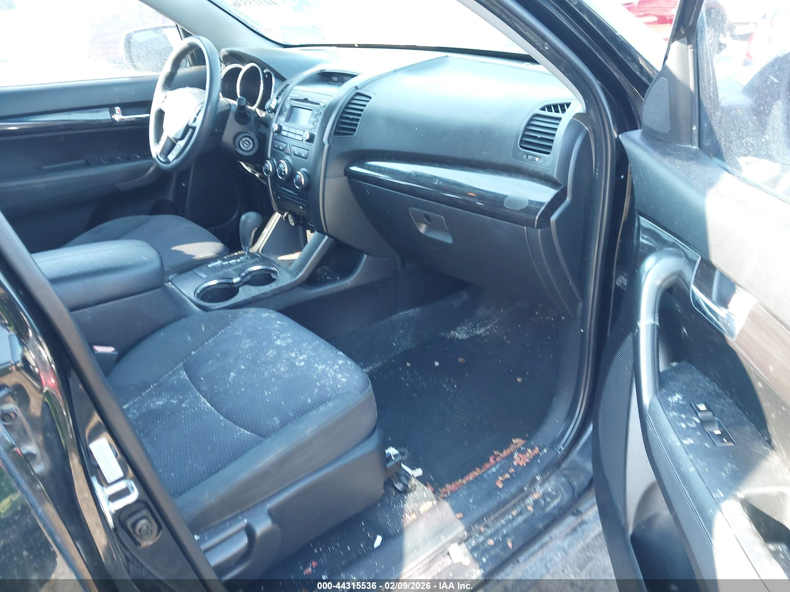 KIA SORENTO image 5