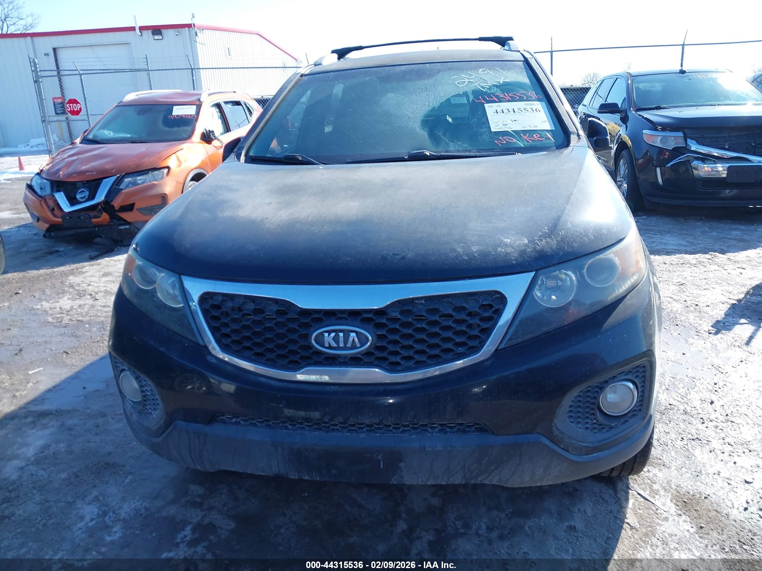 KIA SORENTO image 6
