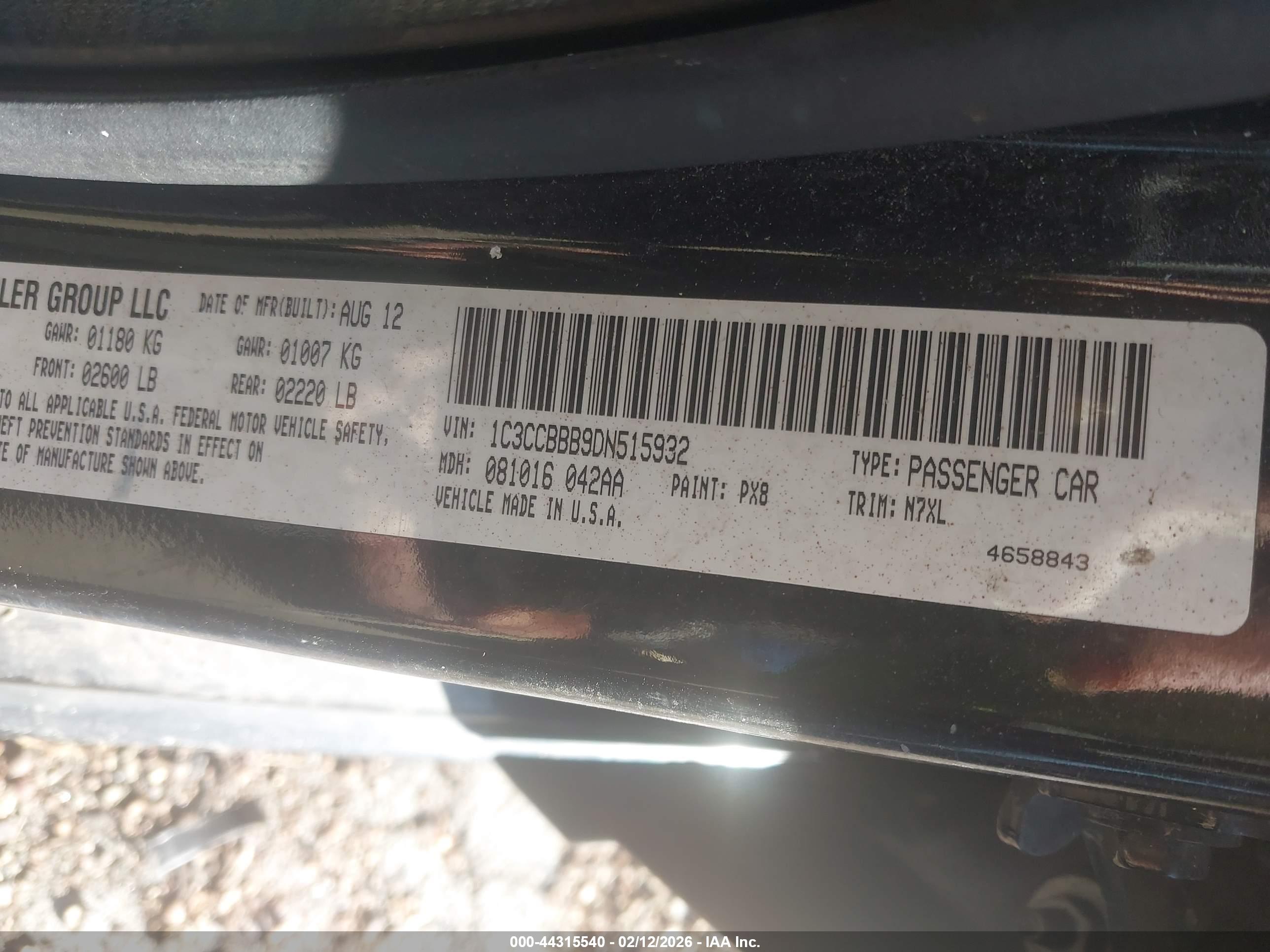 CHRYSLER 200 image 9