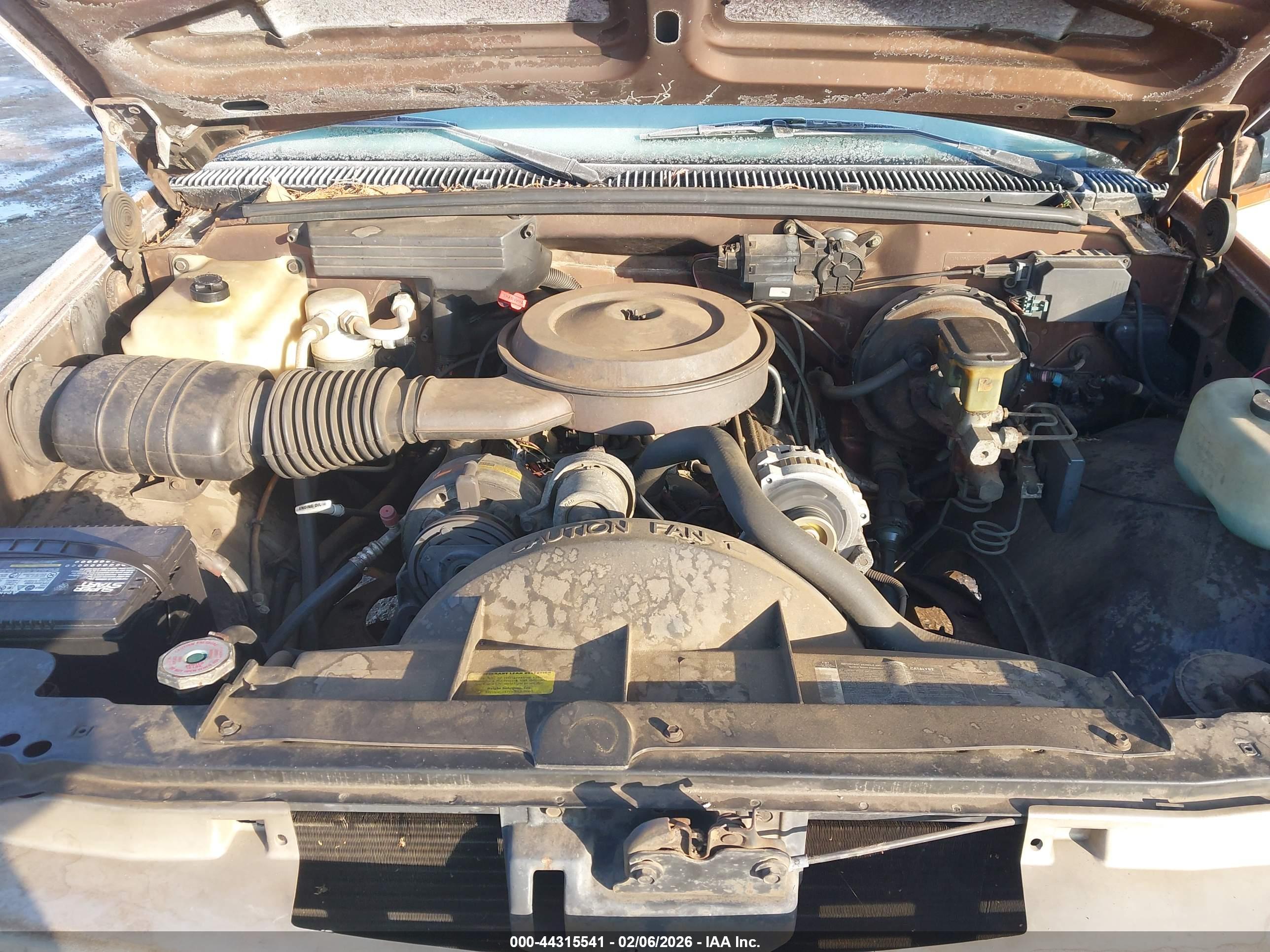 CHEVROLET GMT-400 image 10