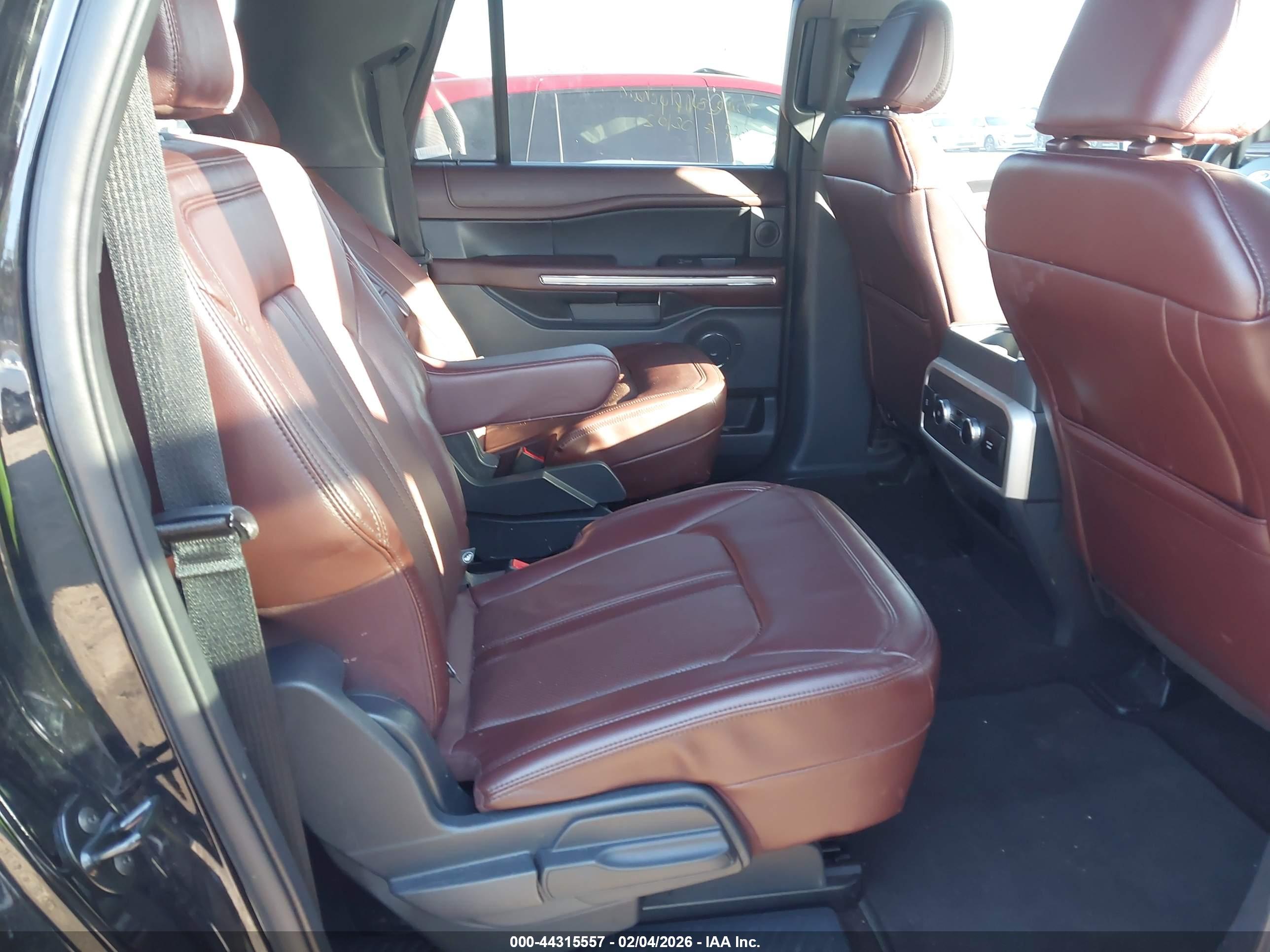FORD EXPEDITION image 8