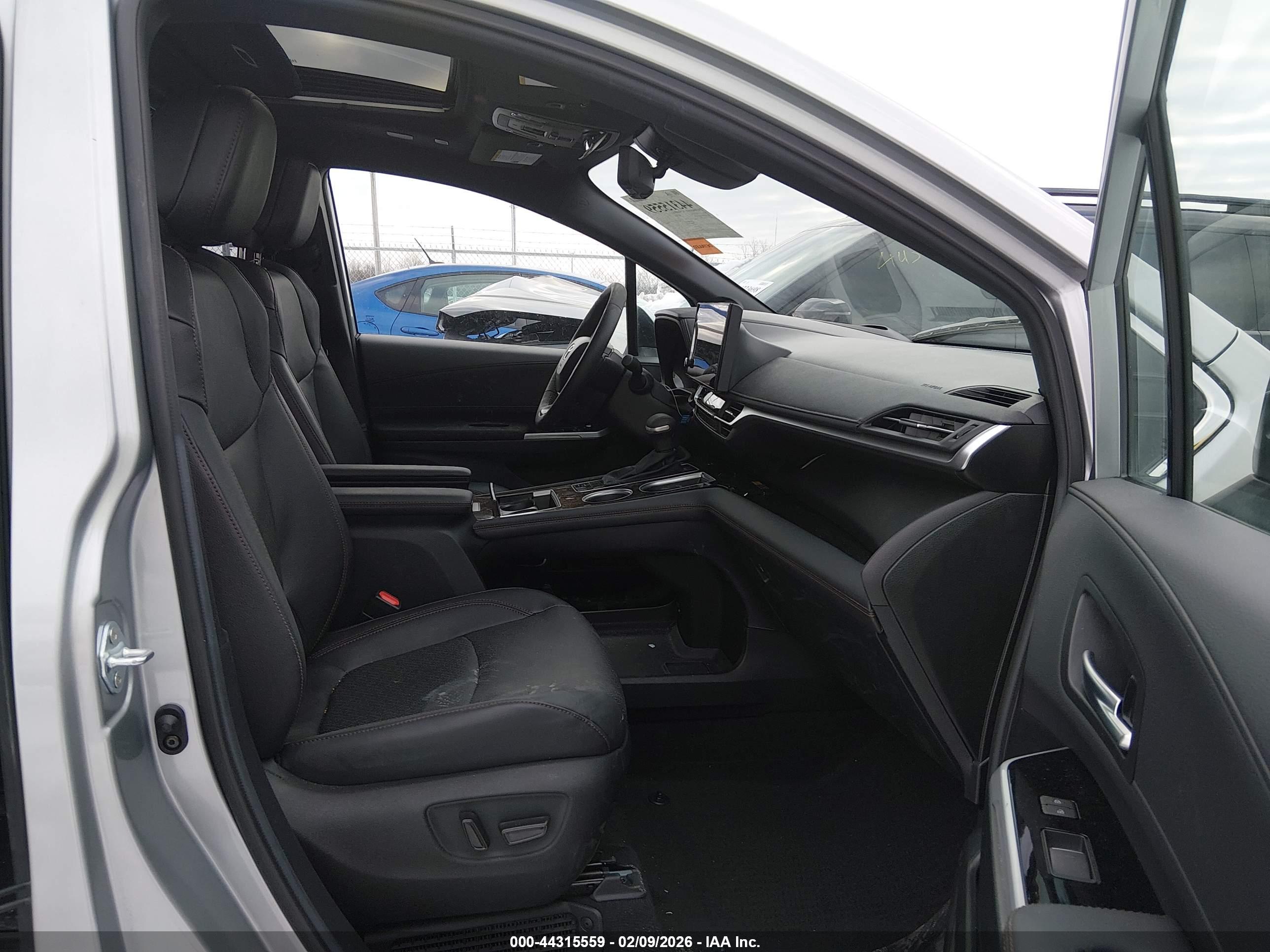 TOYOTA SIENNA image 5
