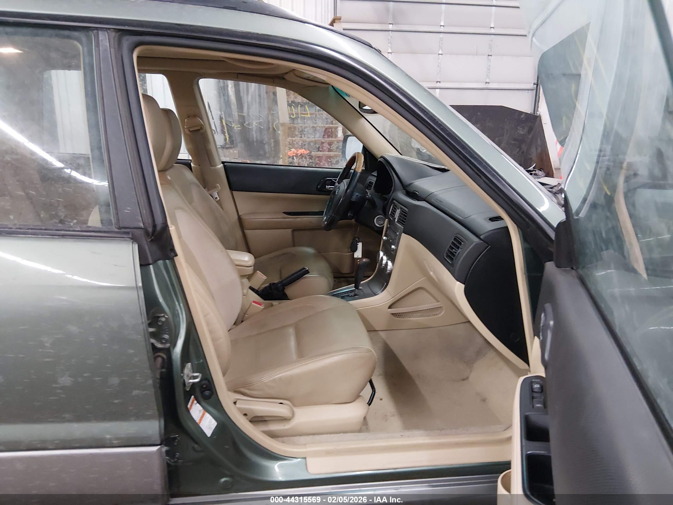 SUBARU FORESTER image 5