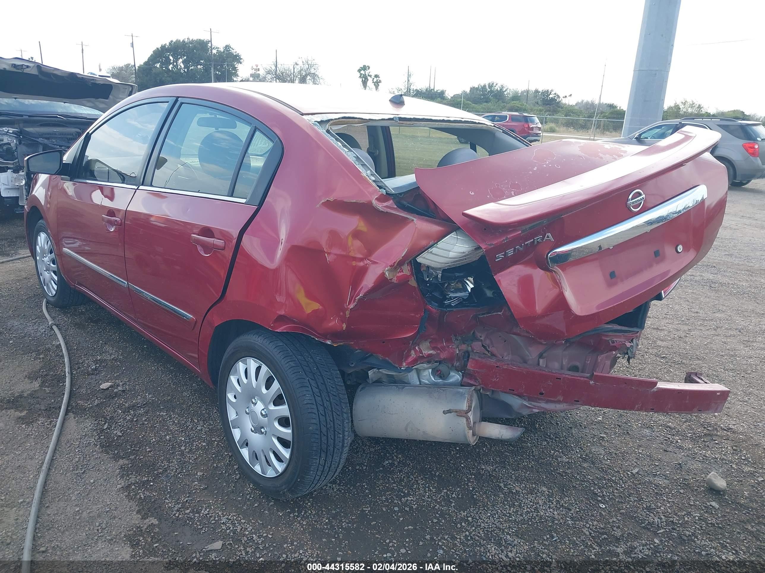 NISSAN SENTRA image 6