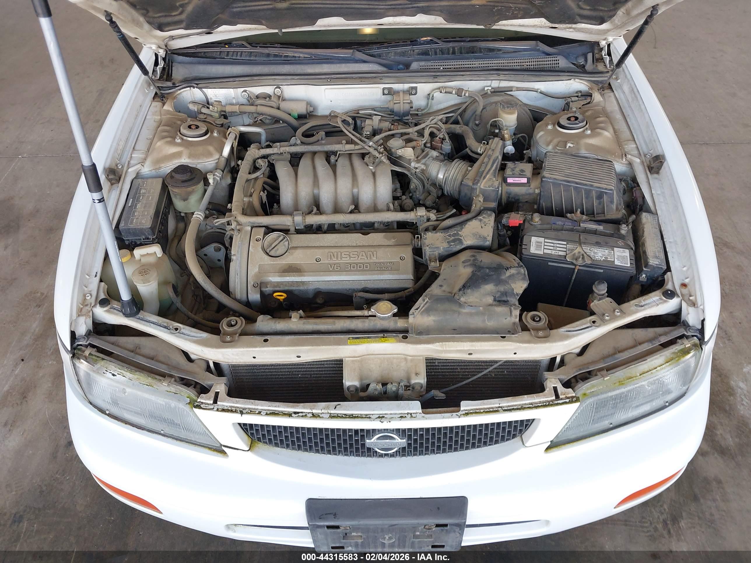 NISSAN MAXIMA image 10