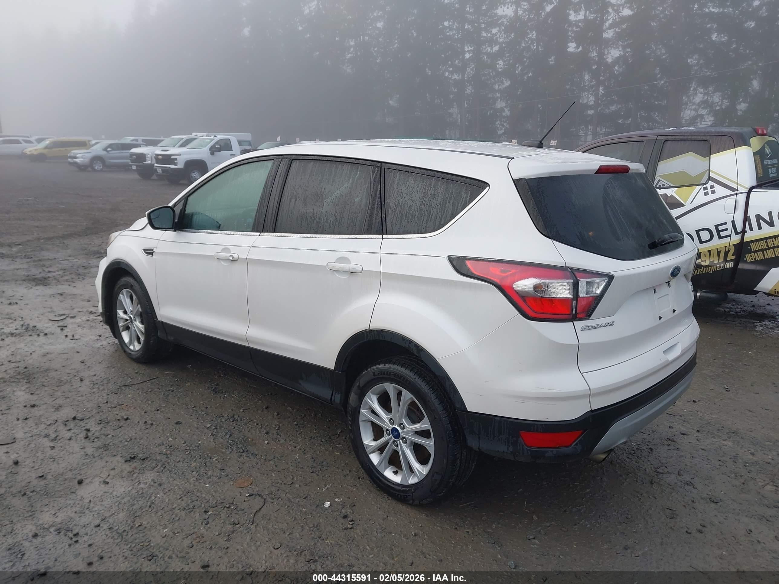 FORD ESCAPE image 3