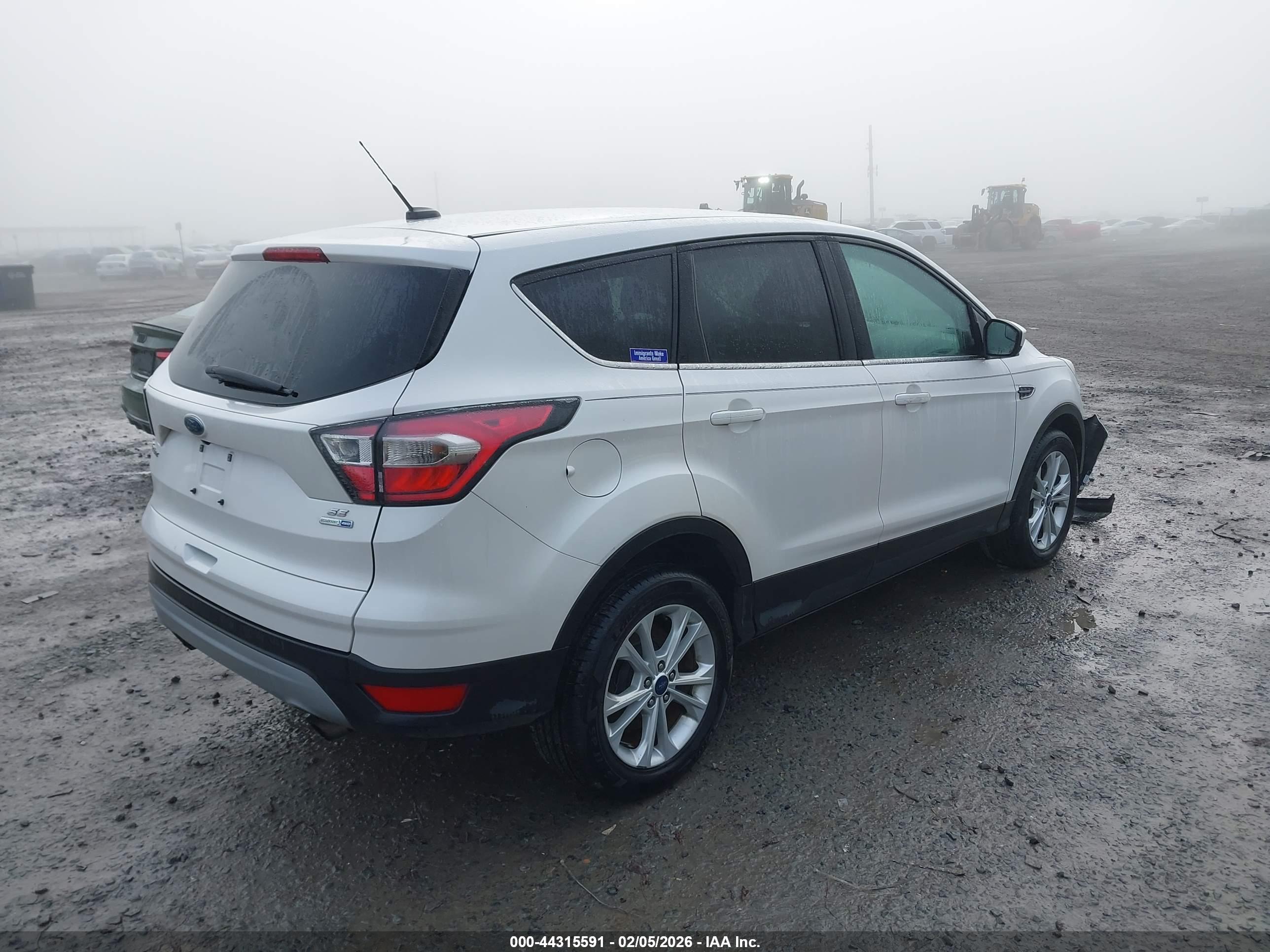 FORD ESCAPE image 4