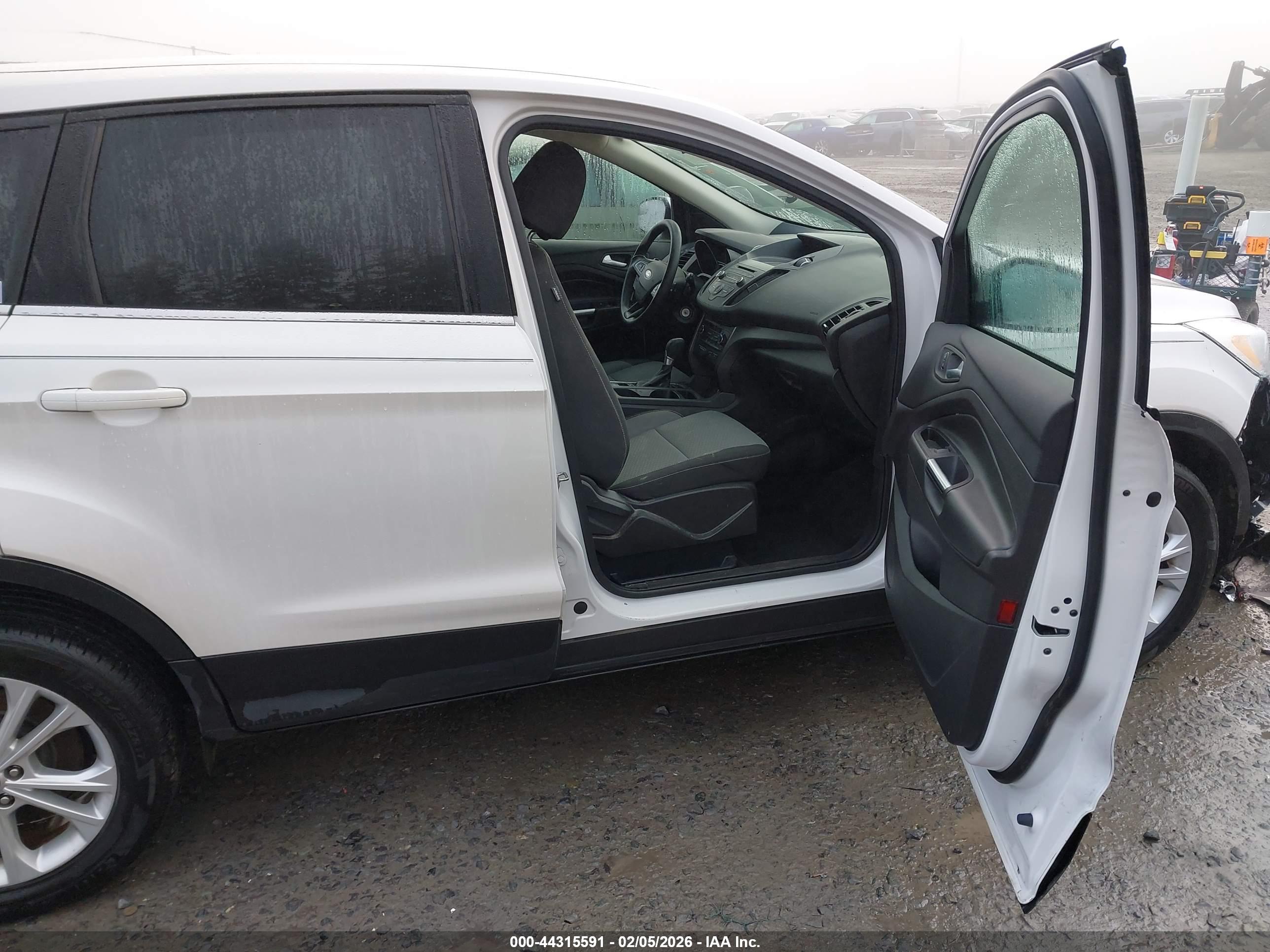 FORD ESCAPE image 5