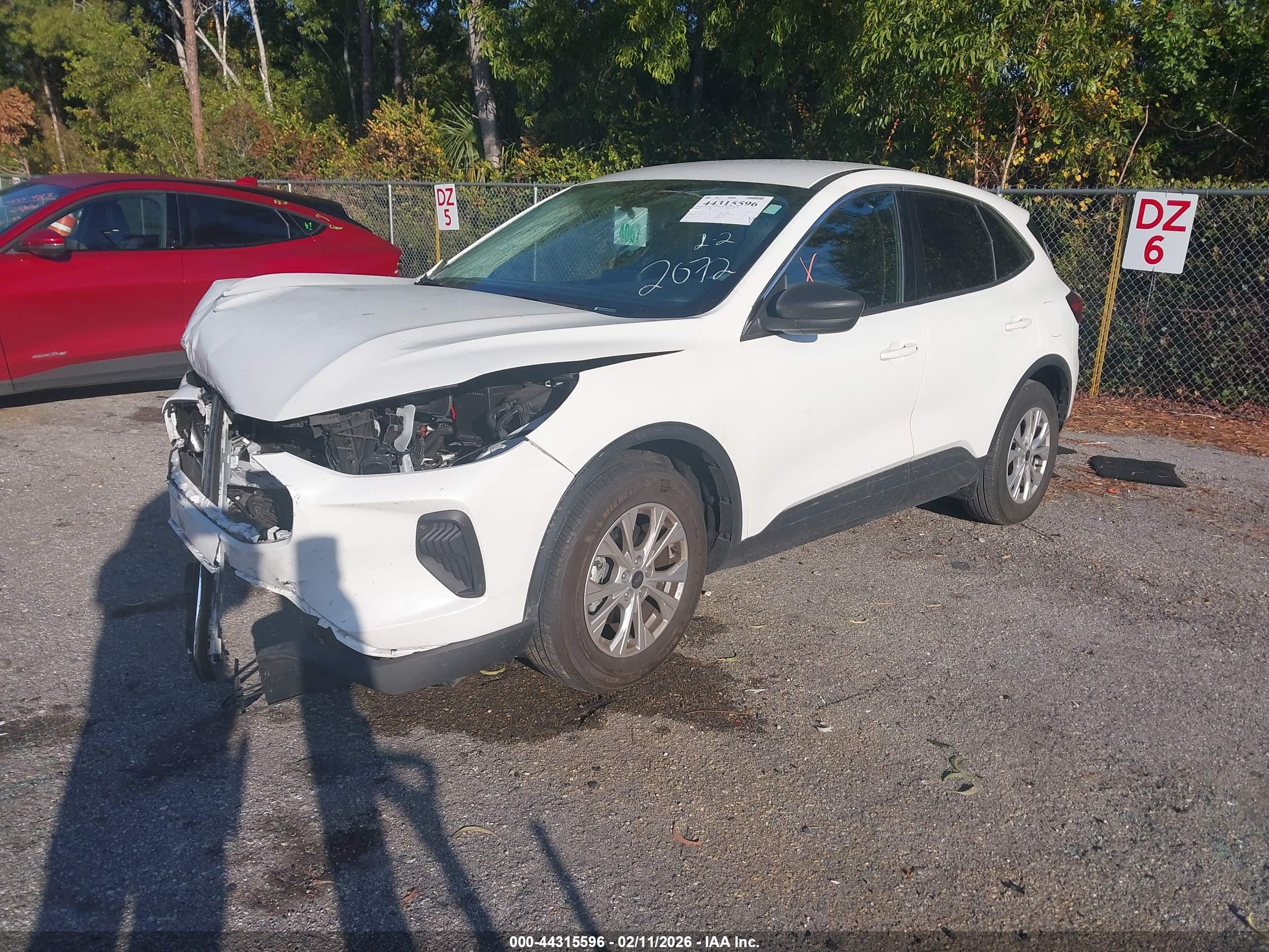 FORD ESCAPE image 2