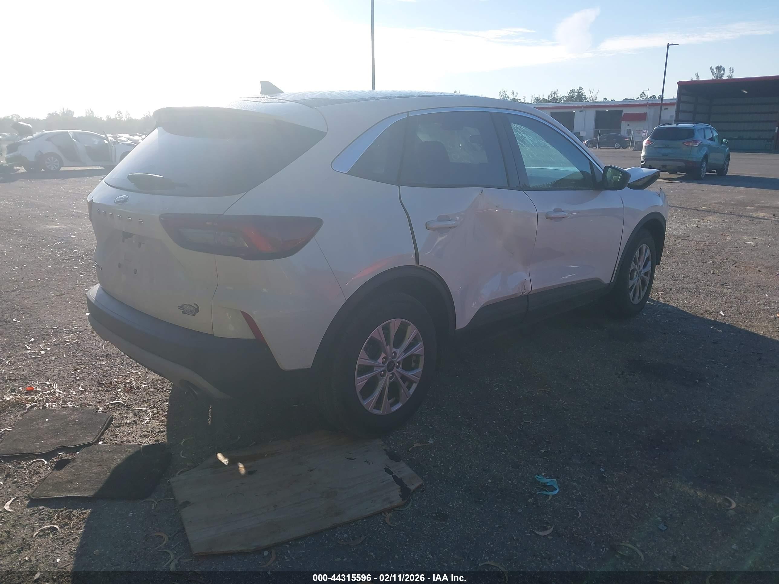 FORD ESCAPE image 4