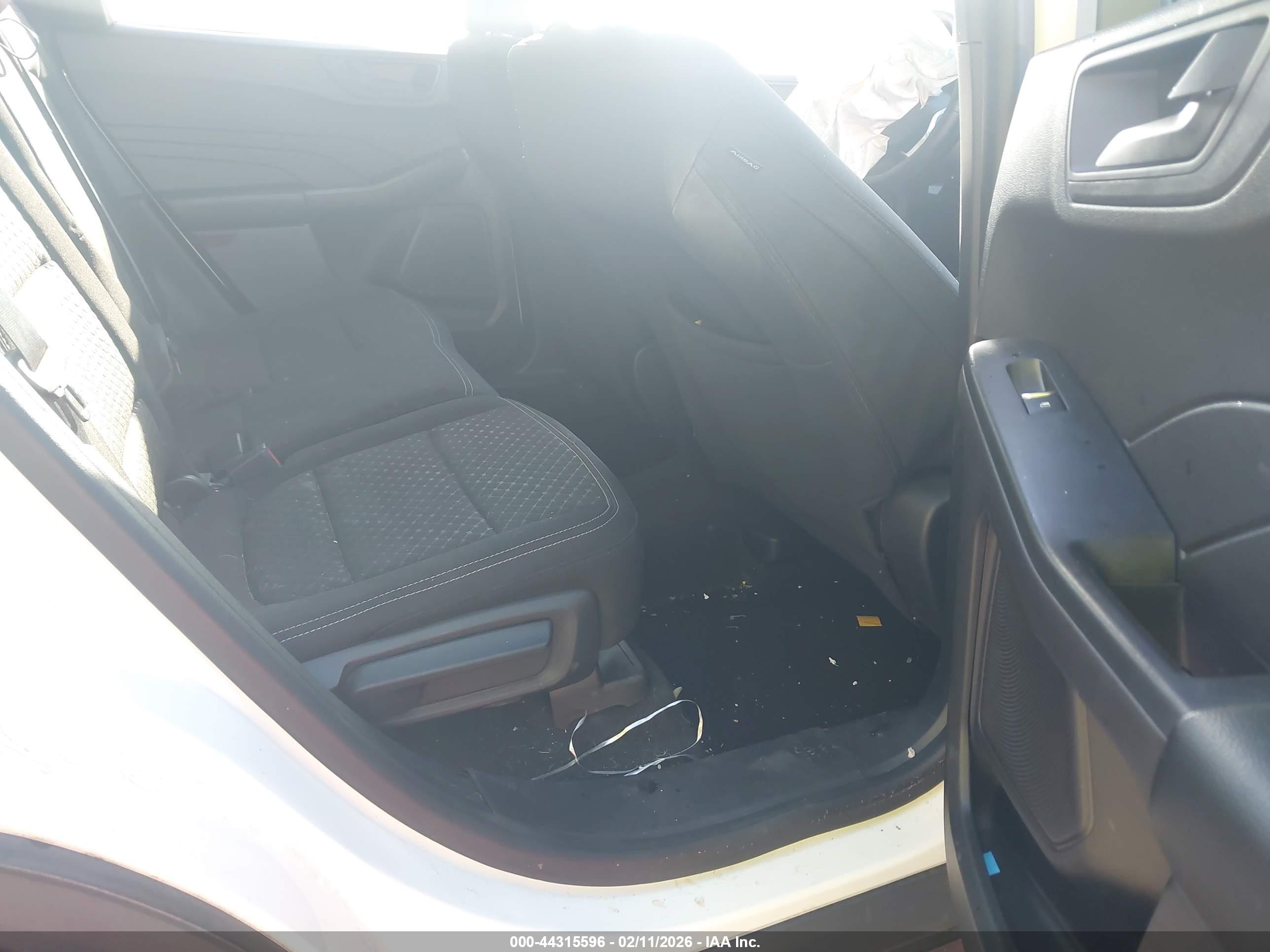 FORD ESCAPE image 8