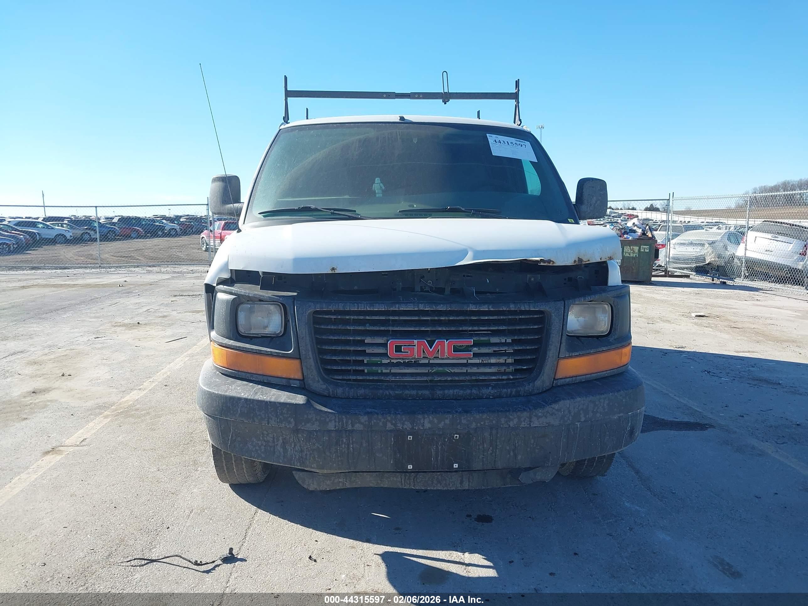 GMC SAVANA image 6