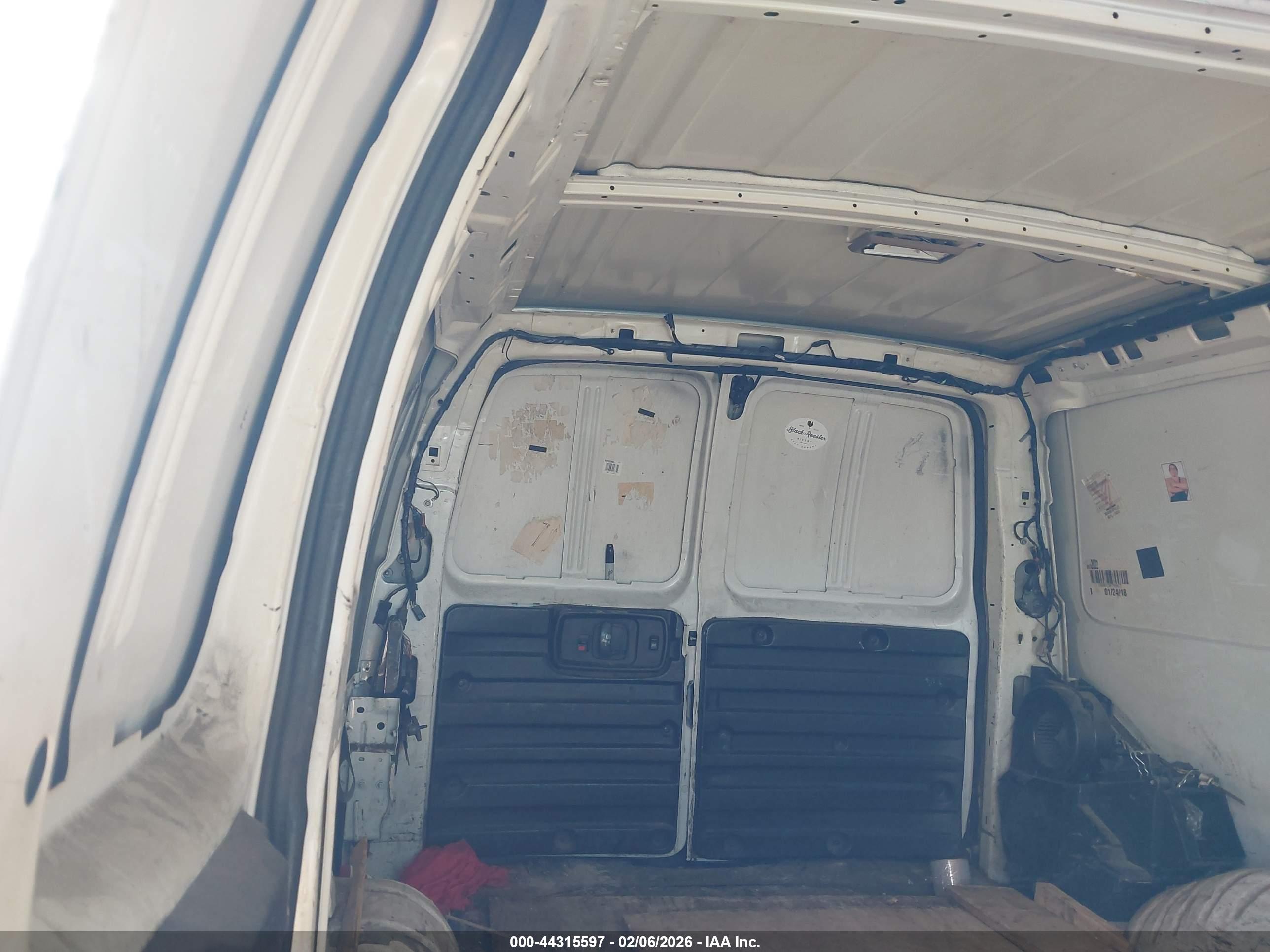 GMC SAVANA image 8