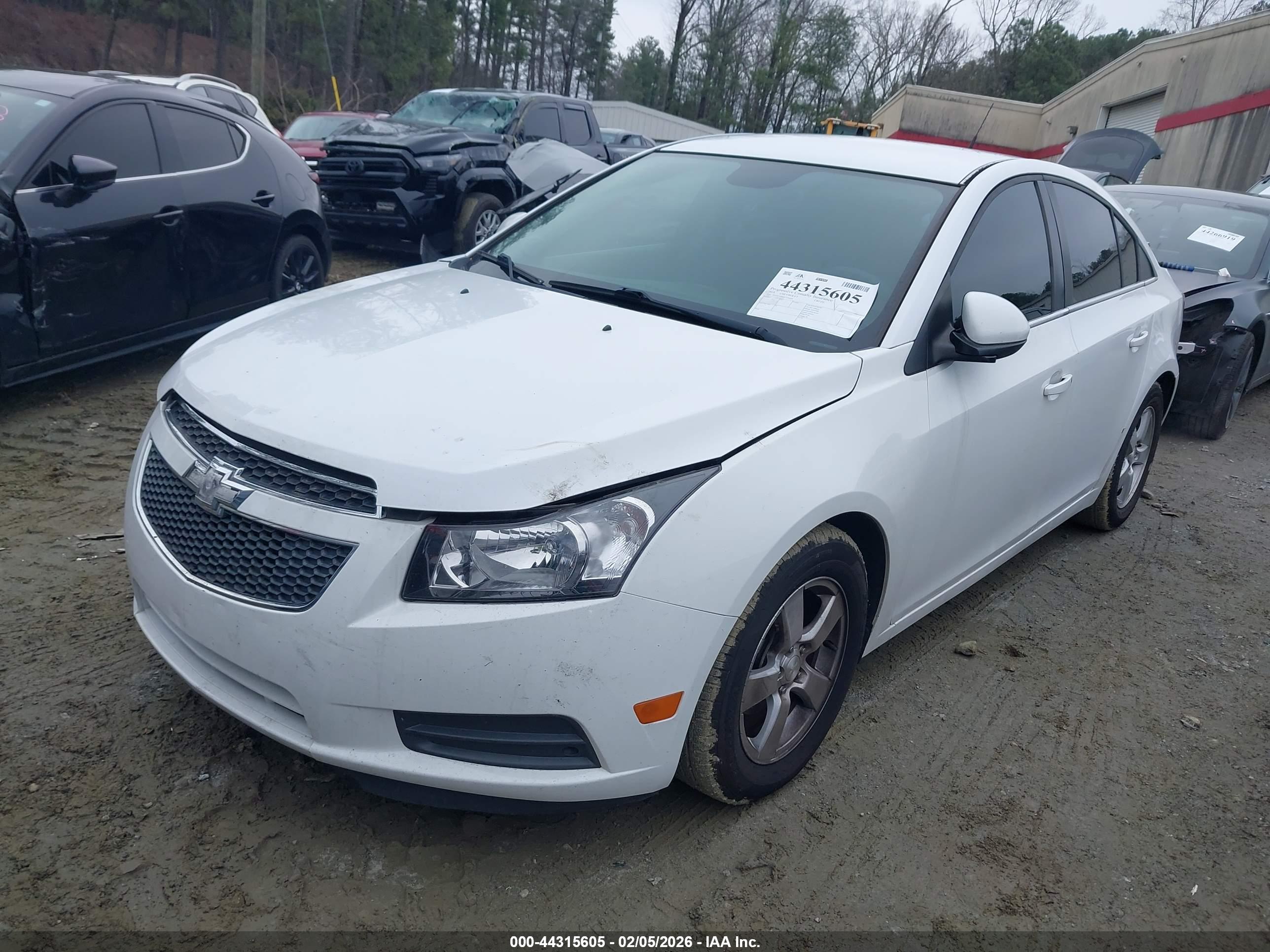 CHEVROLET CRUZE image 2