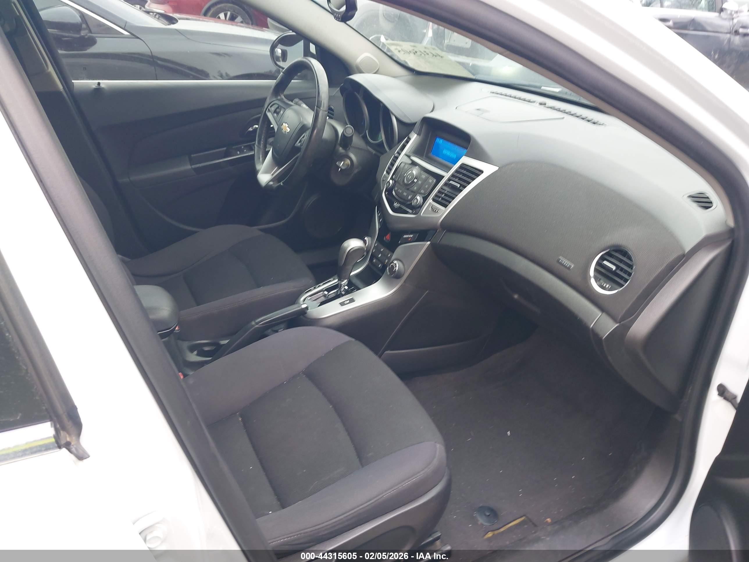 CHEVROLET CRUZE image 5