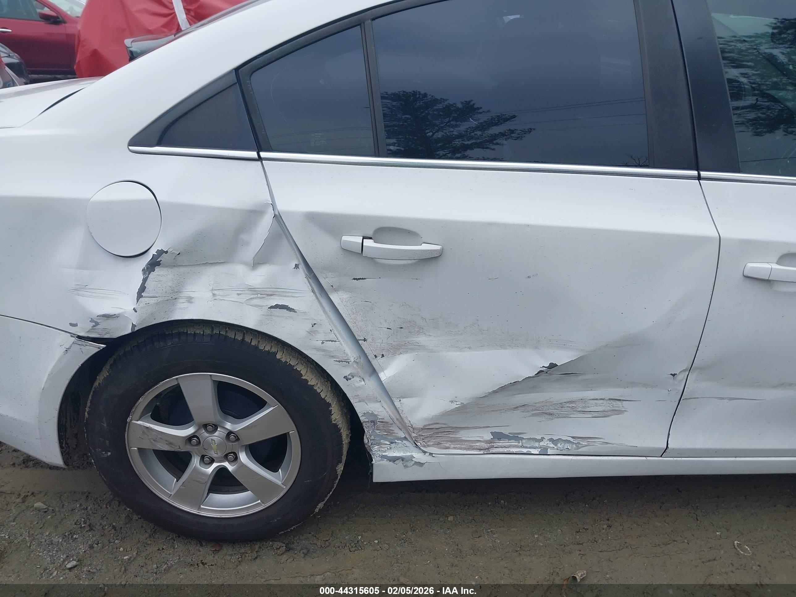 CHEVROLET CRUZE image 6