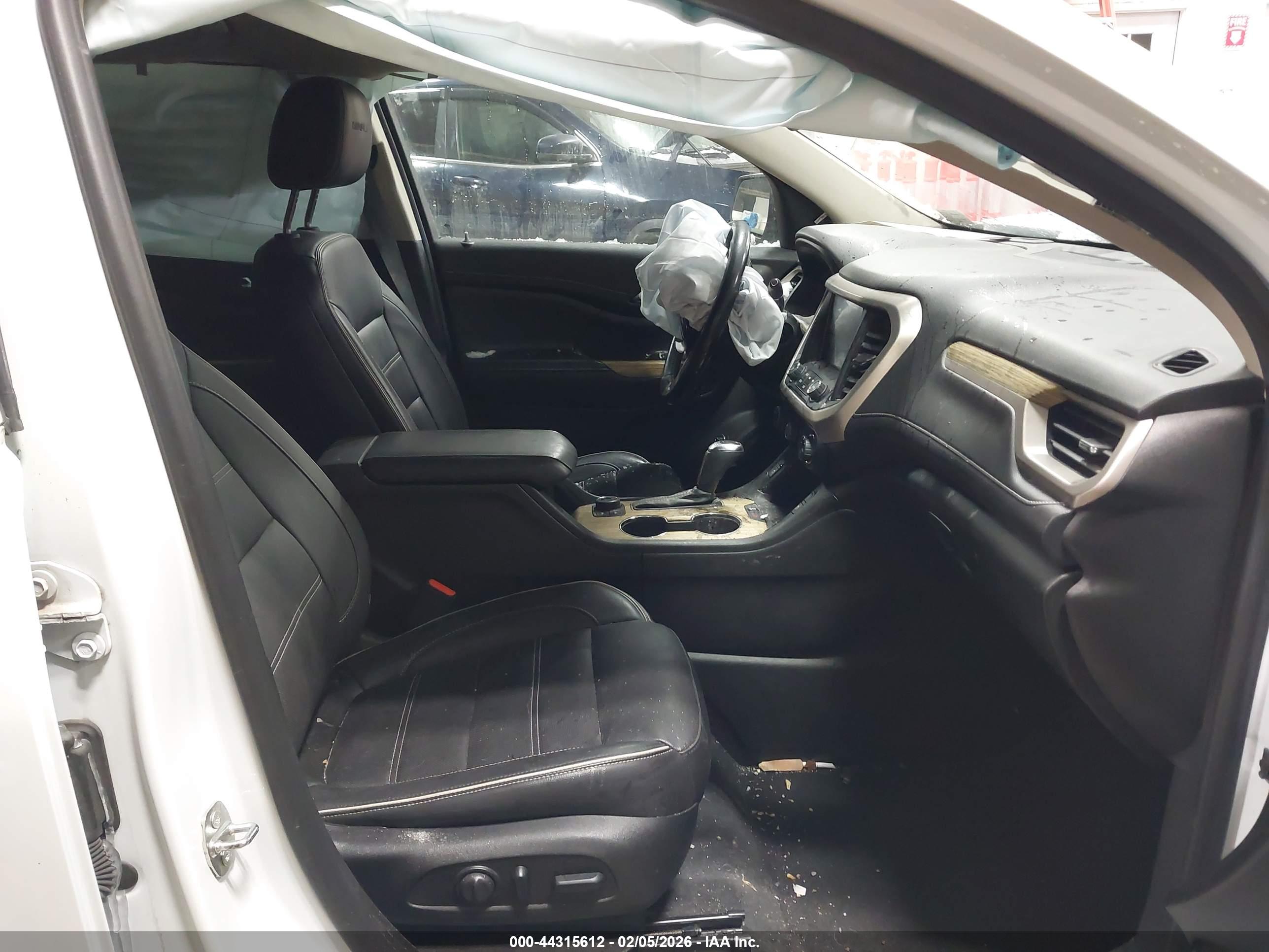 GMC ACADIA image 5
